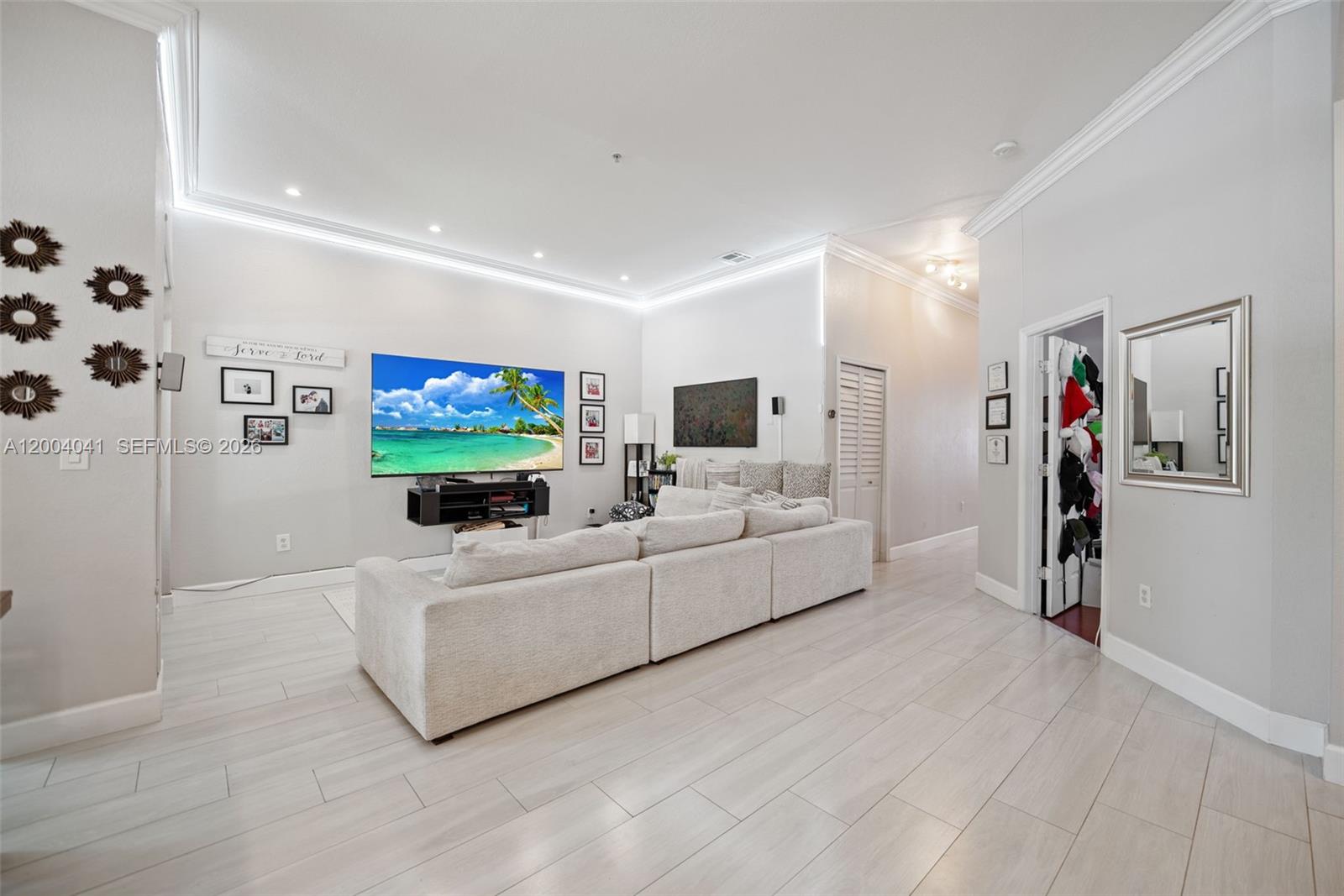 COURTYARDS THREE CONDO - Residential