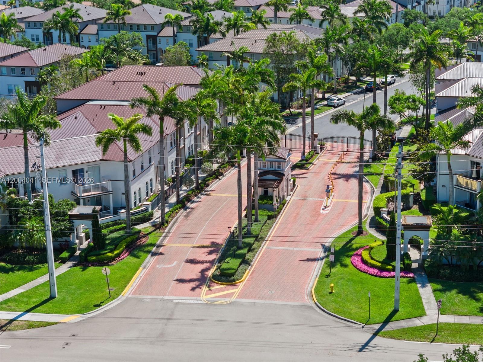 COURTYARDS THREE CONDO - Residential