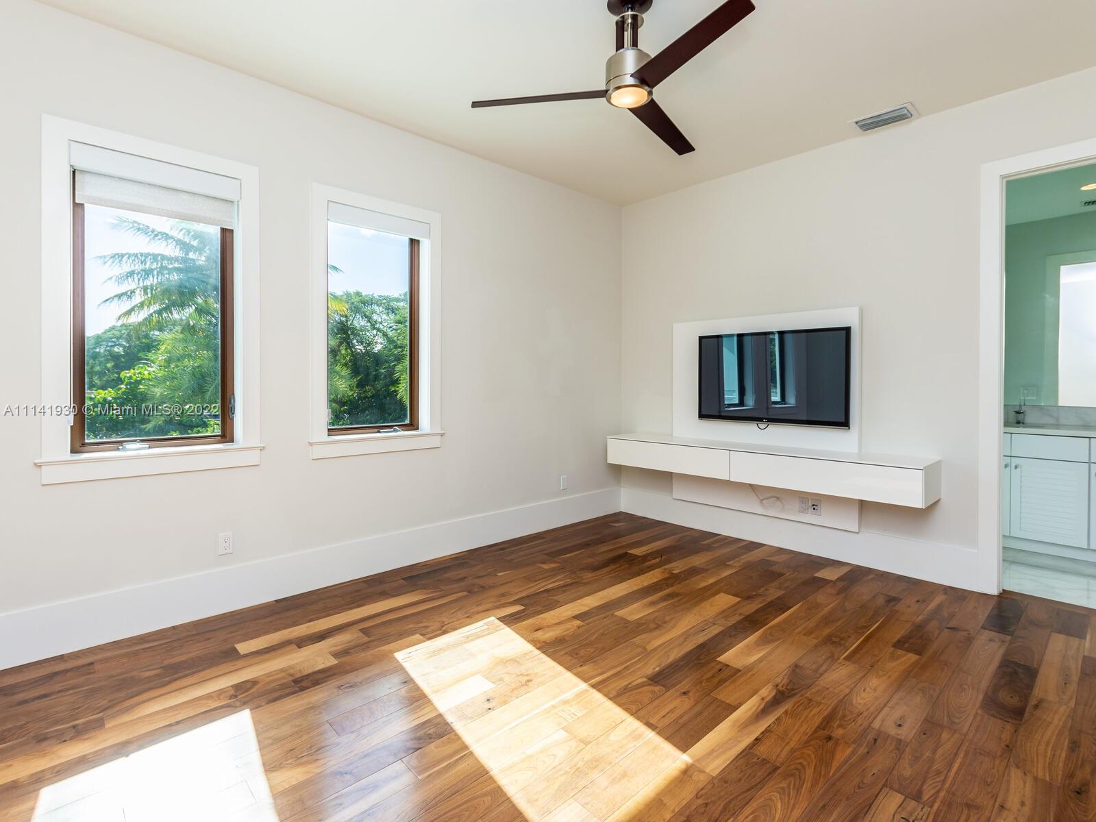 COLLINS ACRES - Residential