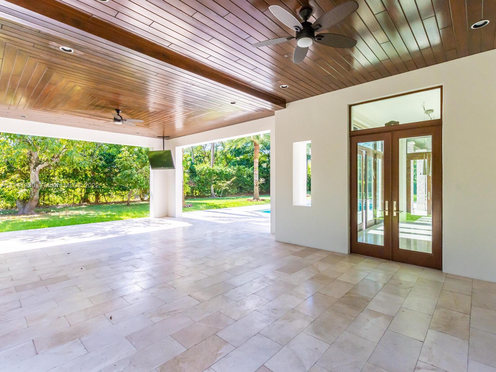 COLLINS ACRES - Residential