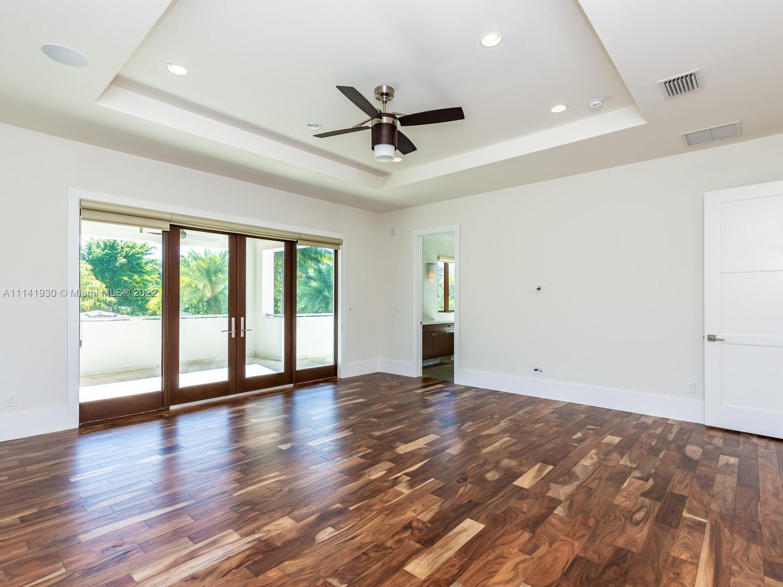 COLLINS ACRES - Residential