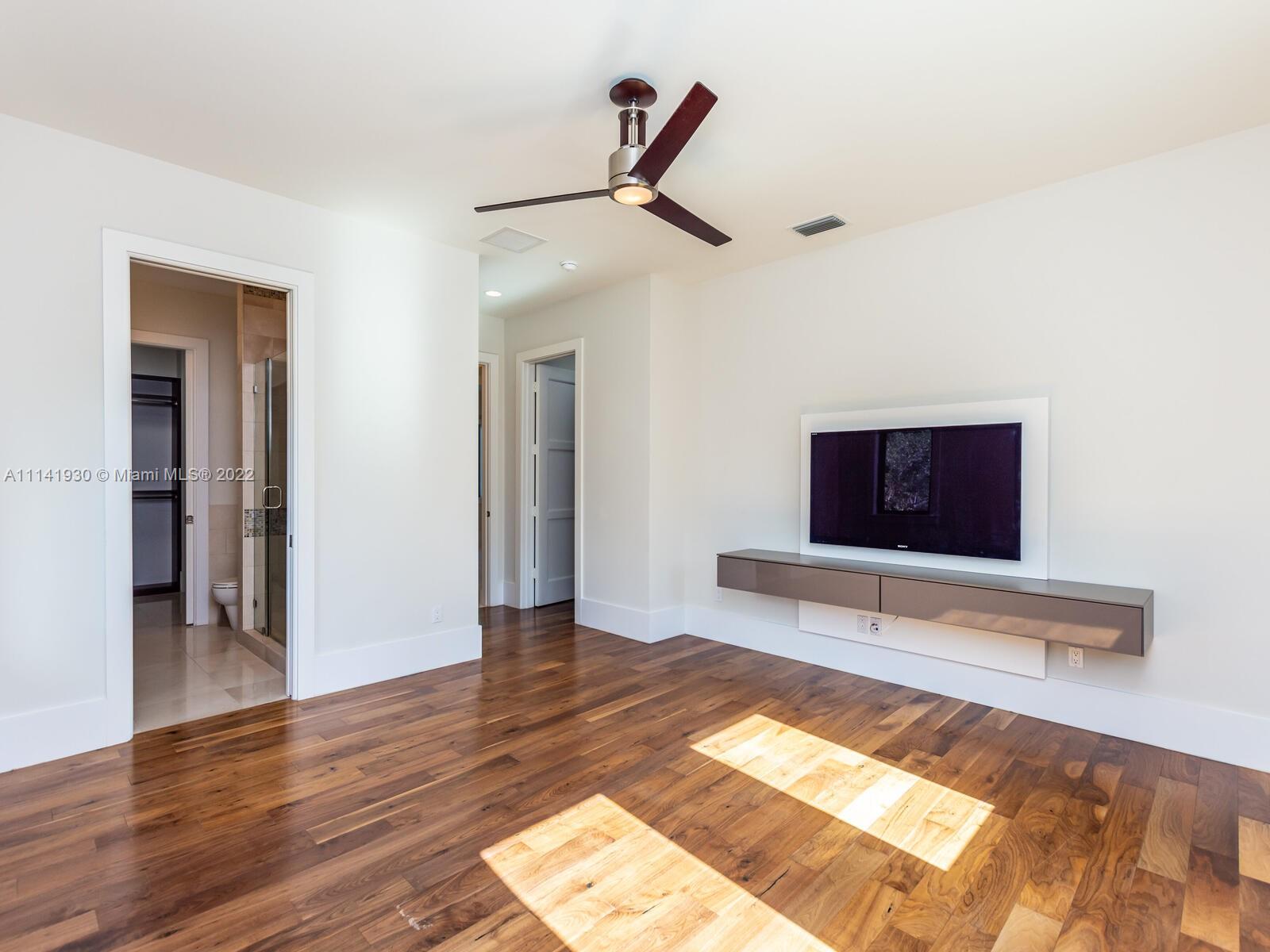 COLLINS ACRES - Residential