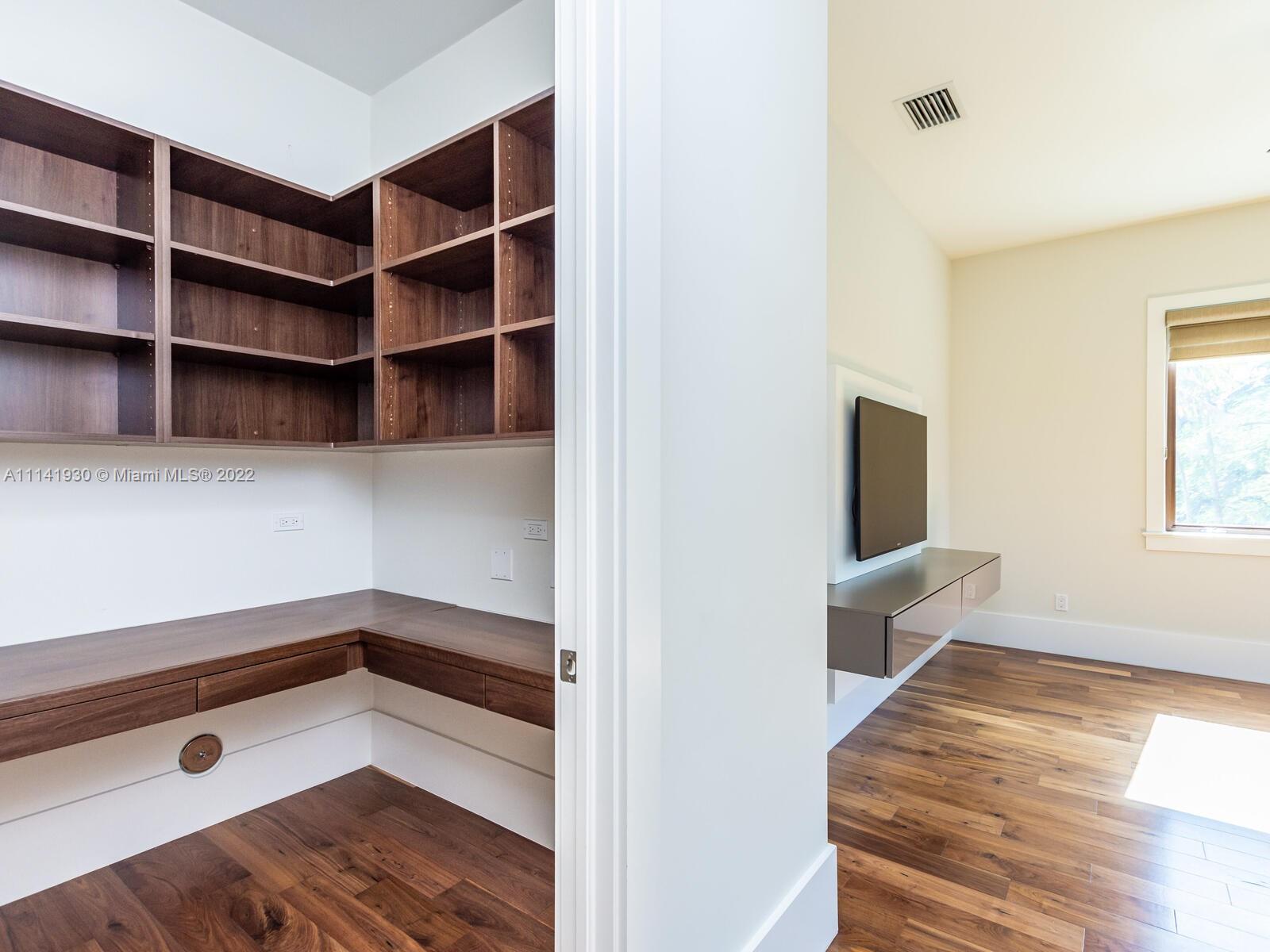 COLLINS ACRES - Residential