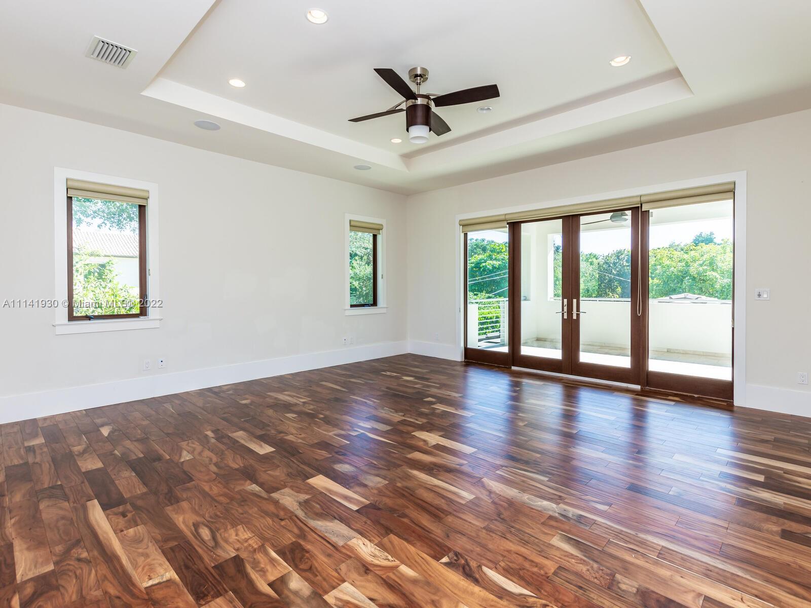 COLLINS ACRES - Residential