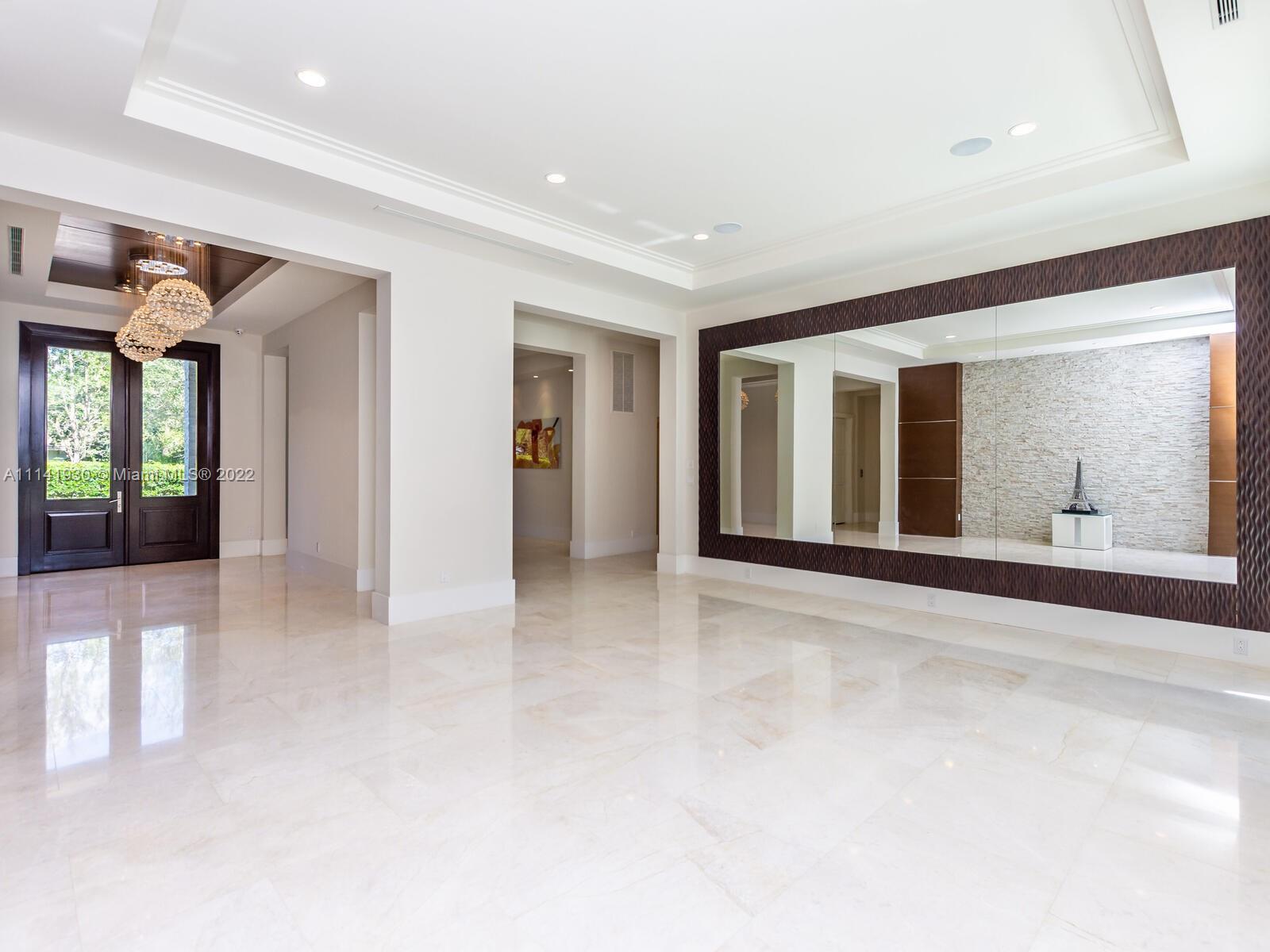 COLLINS ACRES - Residential