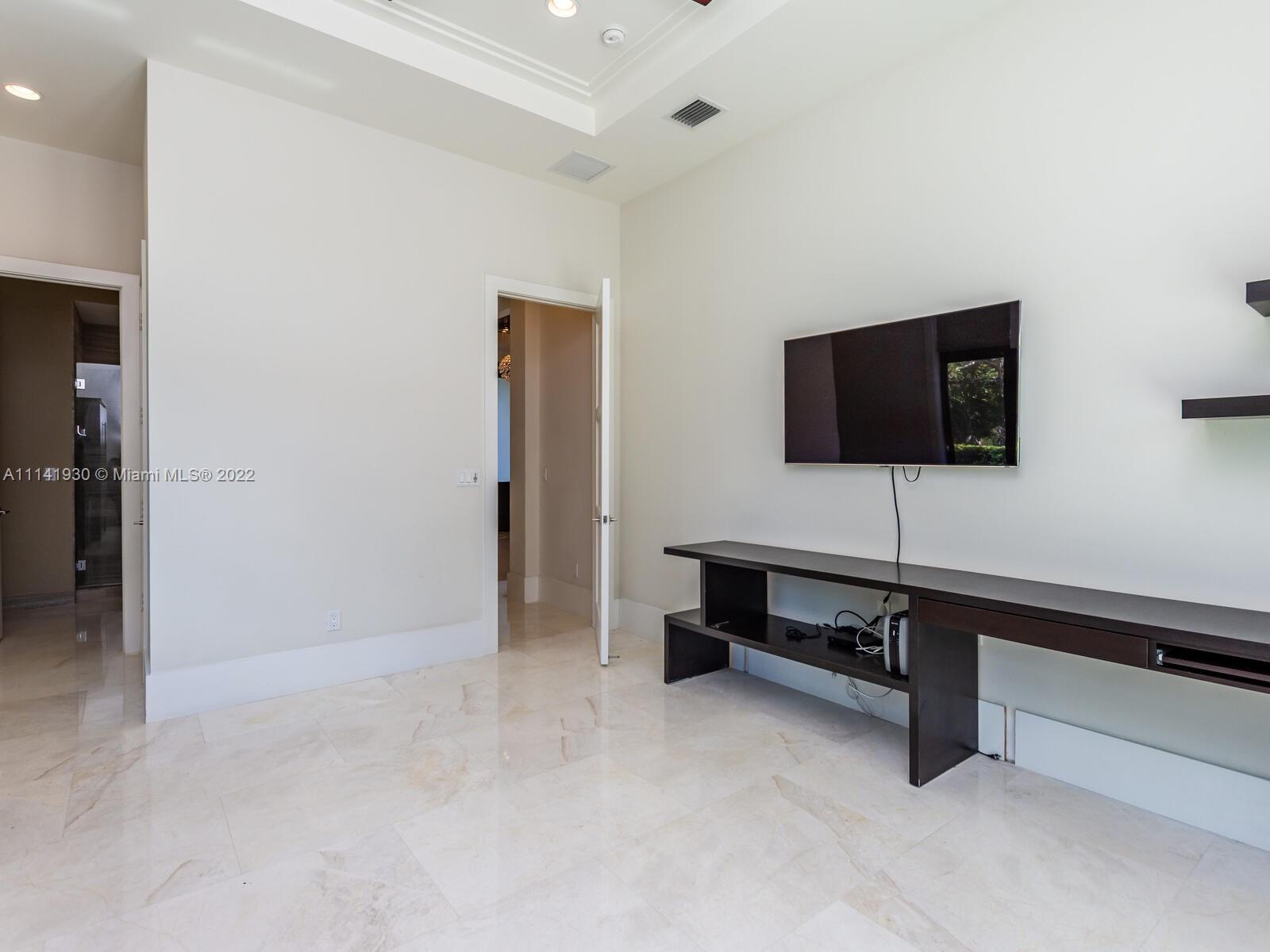 COLLINS ACRES - Residential