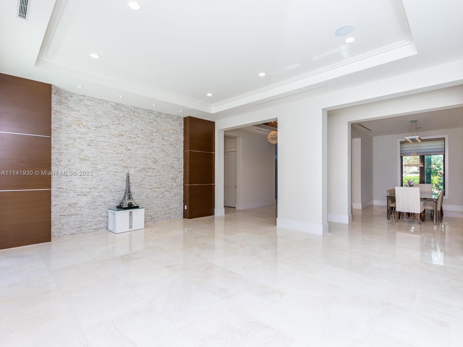 COLLINS ACRES - Residential