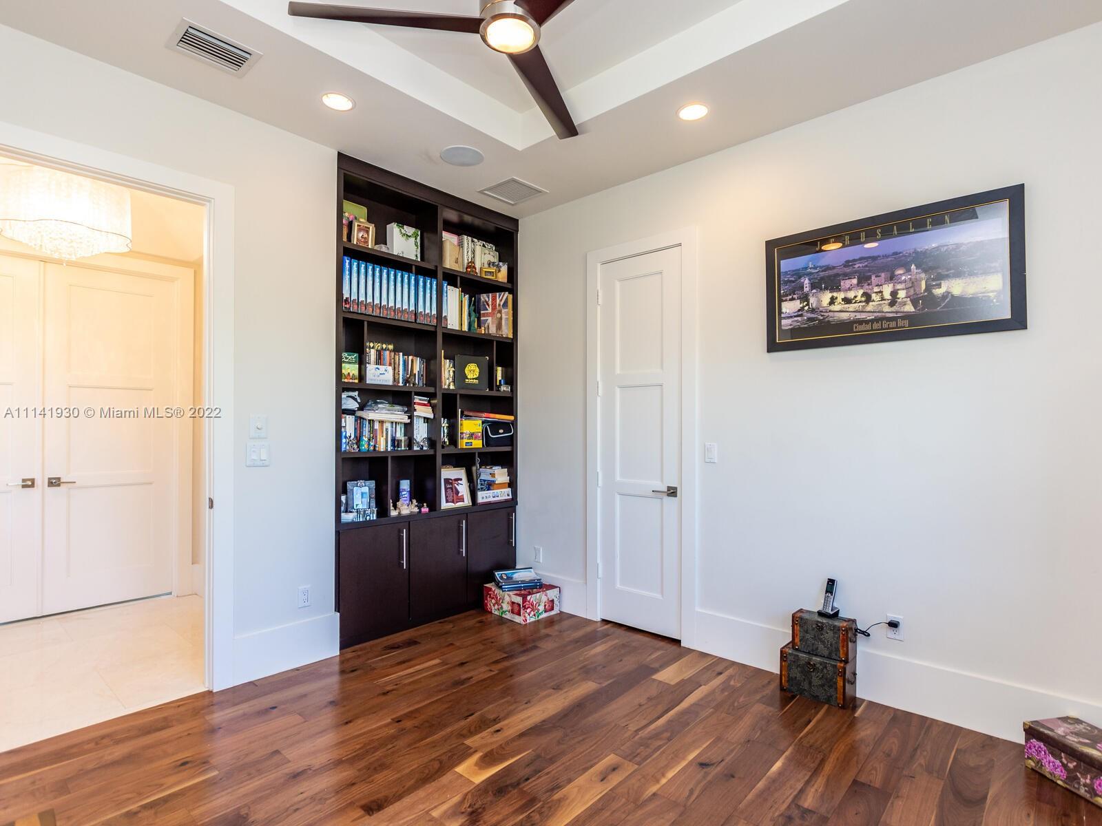 COLLINS ACRES - Residential