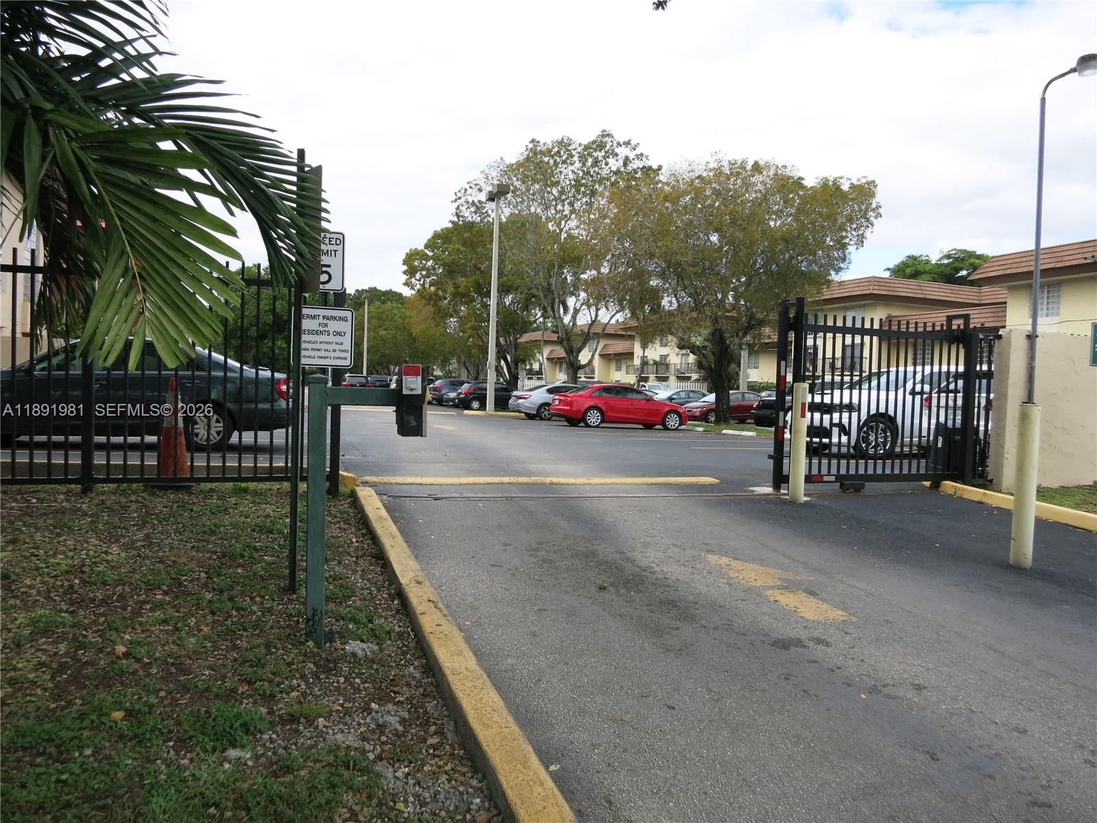 CASTLE APTS CONDO - Residential