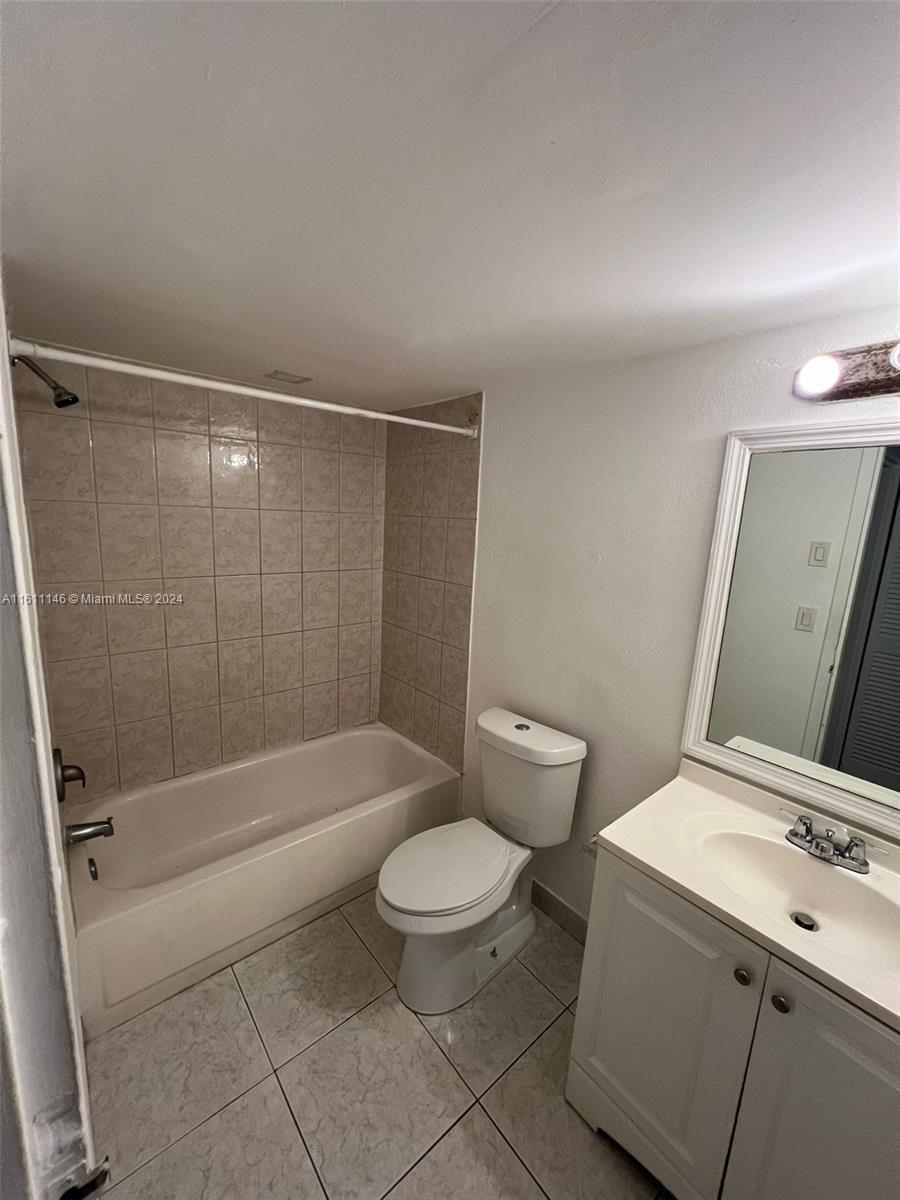 HYDE BEACH RESORT - Residential Lease