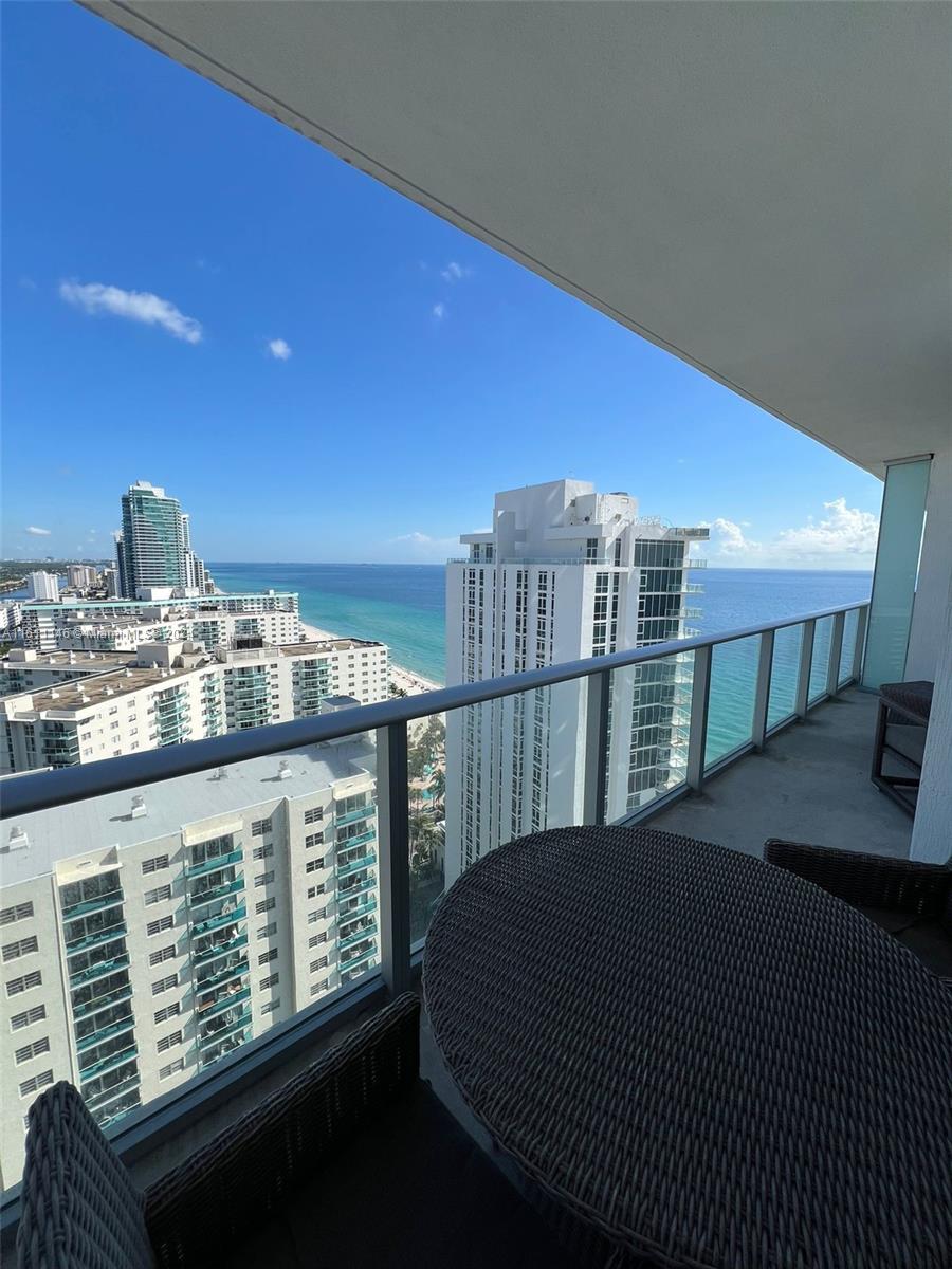 HYDE BEACH RESORT - Residential Lease