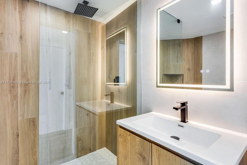 RAILWAY SHOPS ADDN 2ND AM - Residential Lease