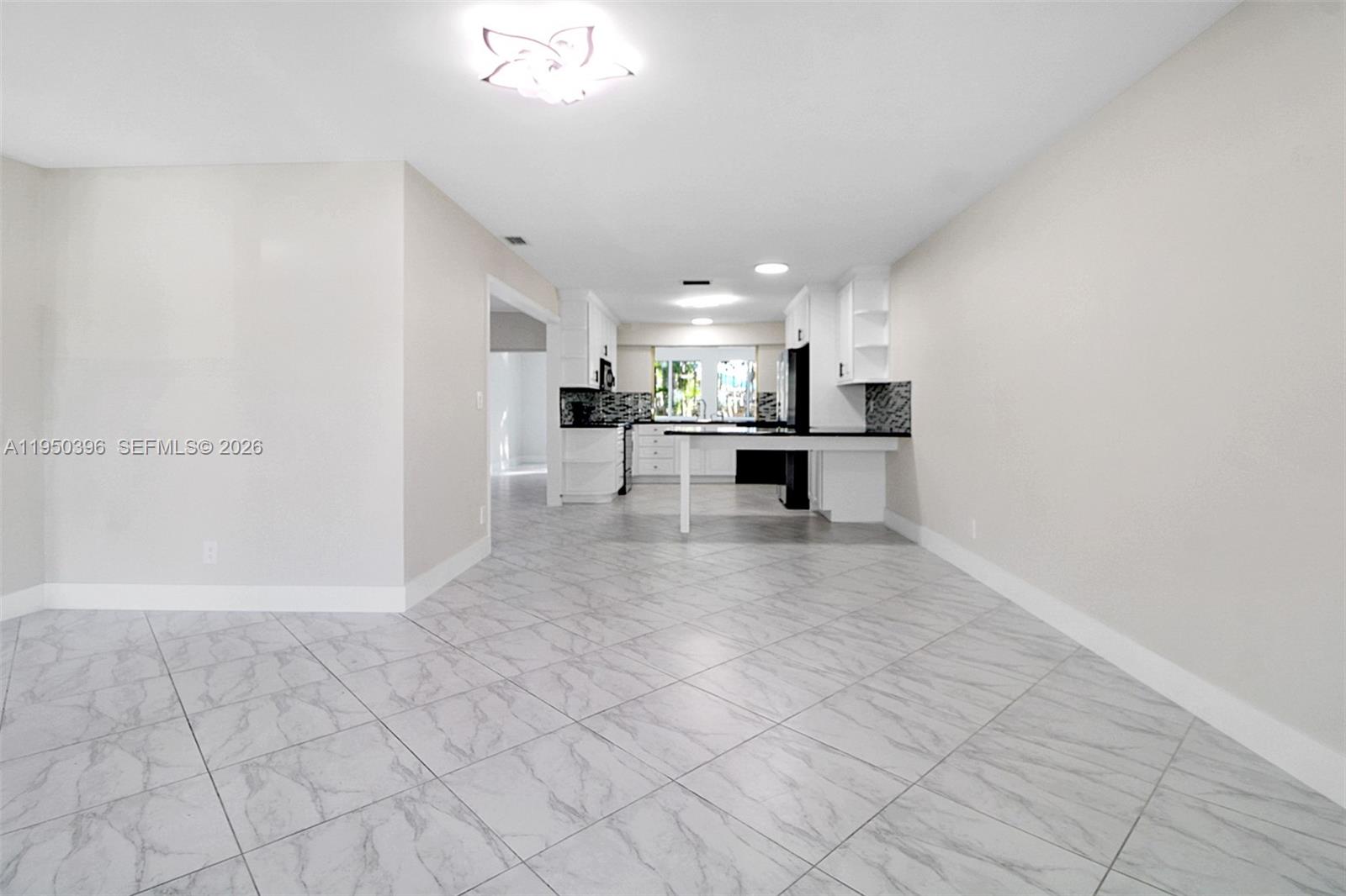 HOLLYWOOD HILLS SECOND AD - Residential