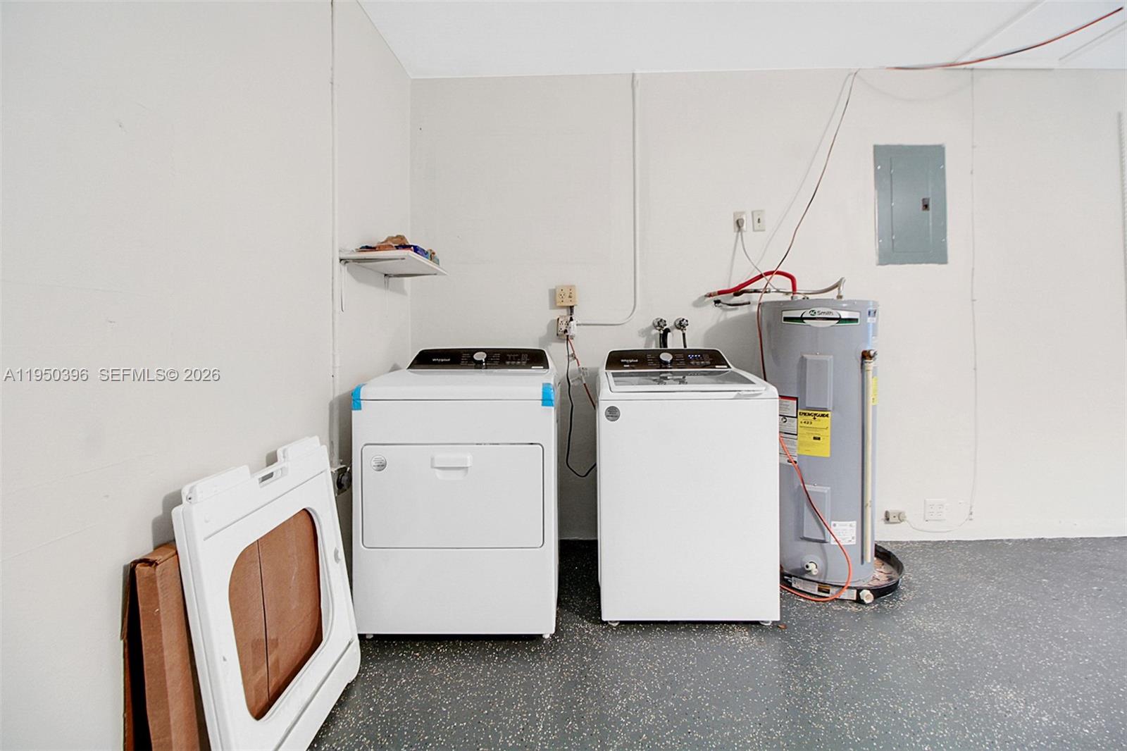 HOLLYWOOD HILLS SECOND AD - Residential