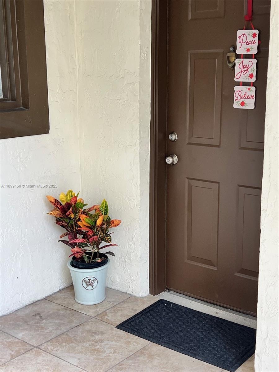 VILLA REAL CONDO NO 5 - Residential Lease