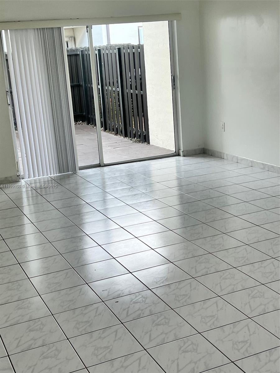 VILLA REAL CONDO NO 5 - Residential Lease