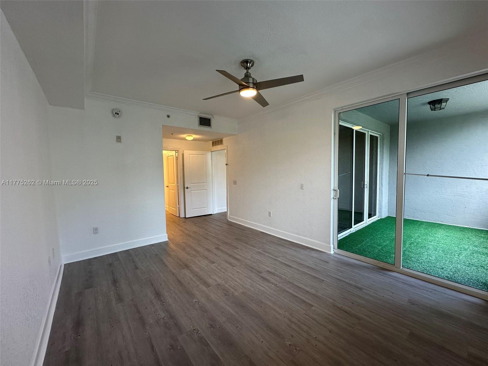 VIZCAYA LAKES CONDO - Residential