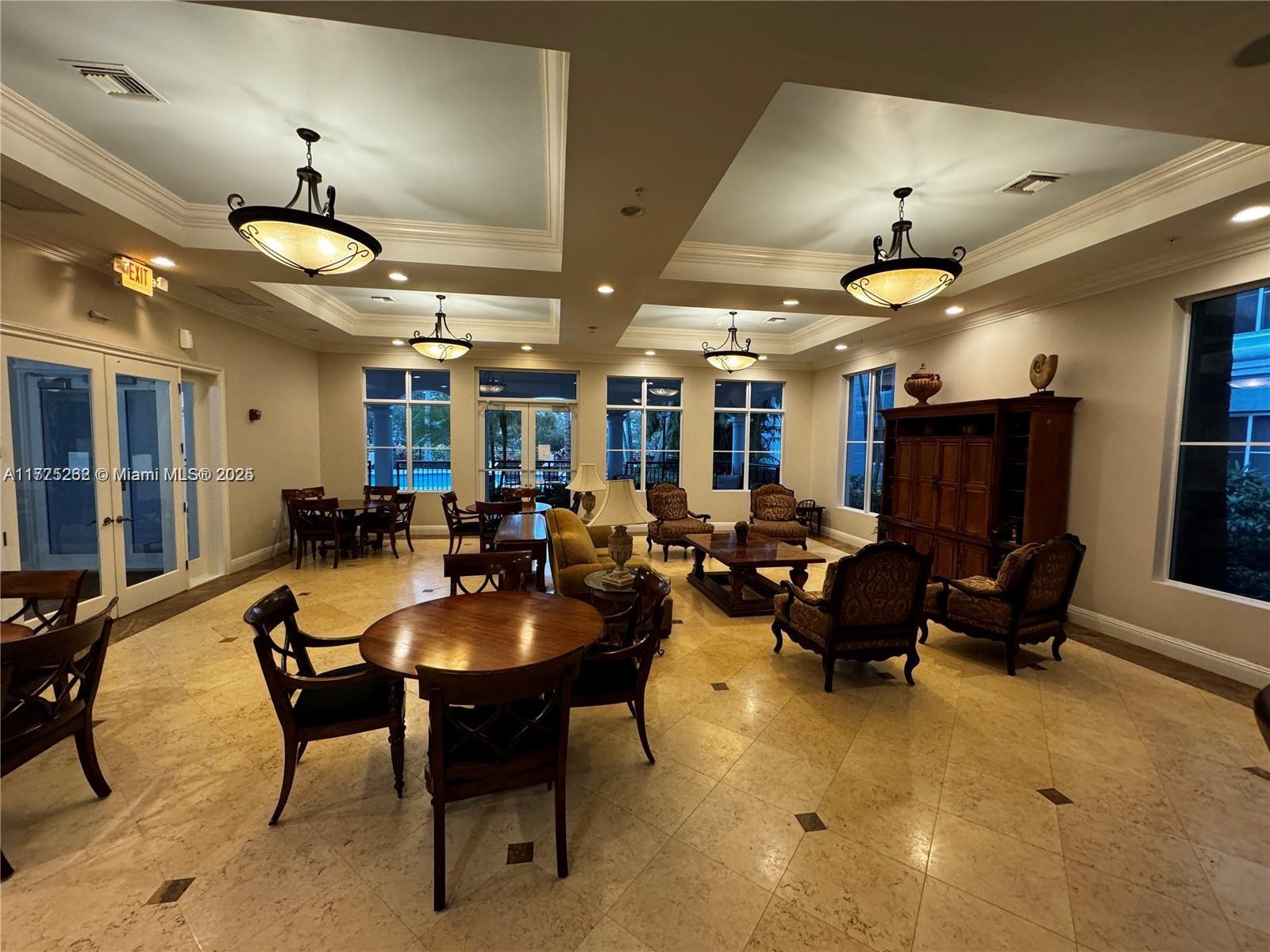 VIZCAYA LAKES CONDO - Residential