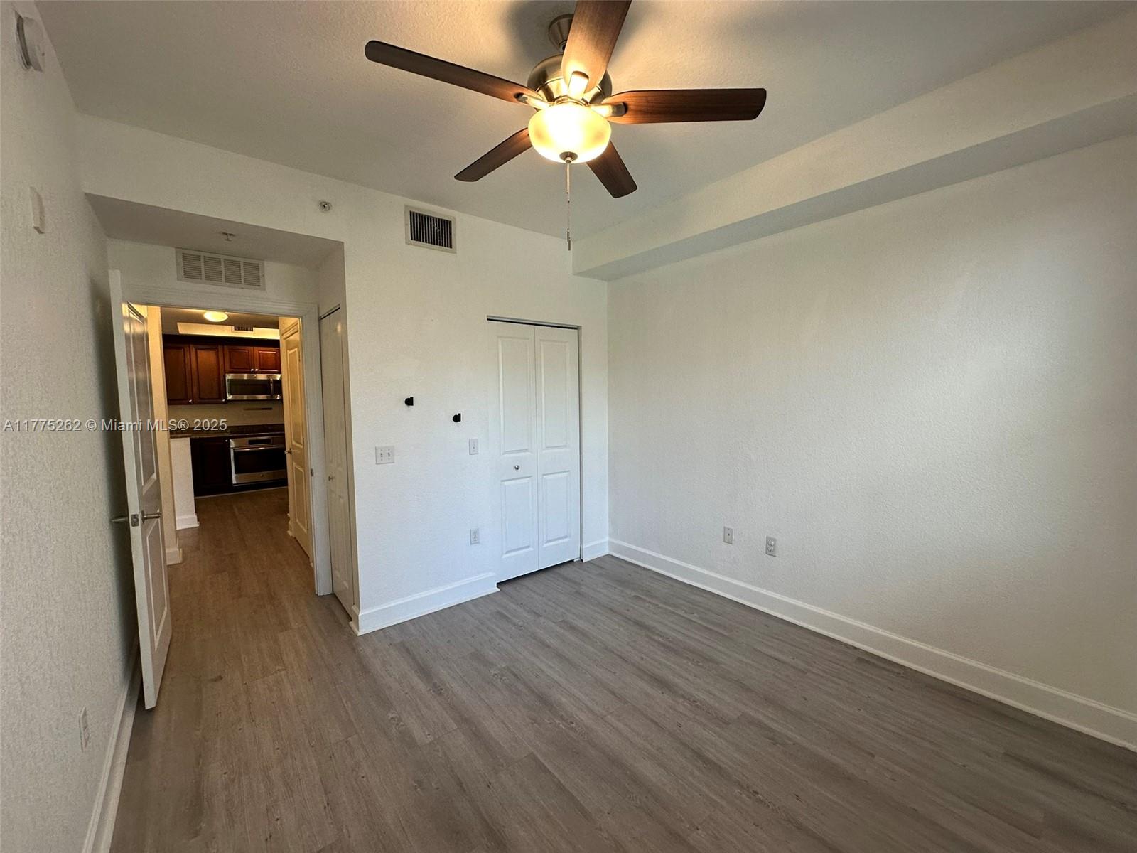 VIZCAYA LAKES CONDO - Residential