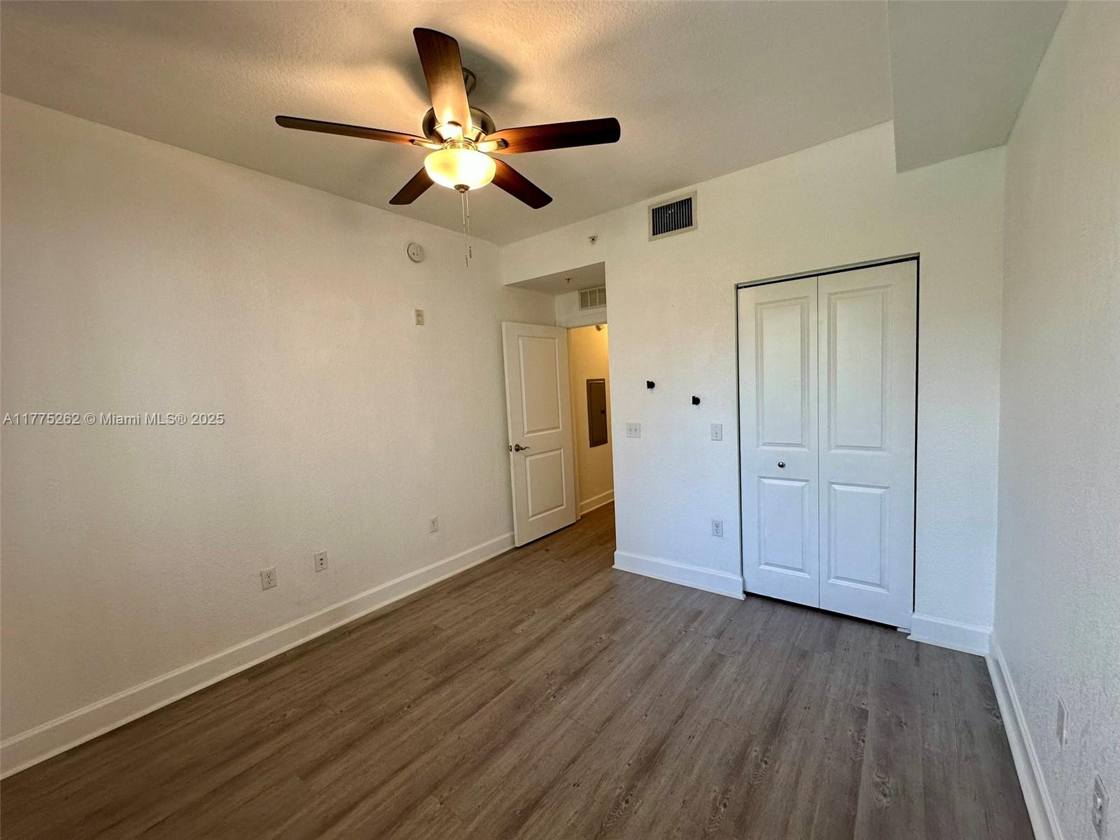 VIZCAYA LAKES CONDO - Residential