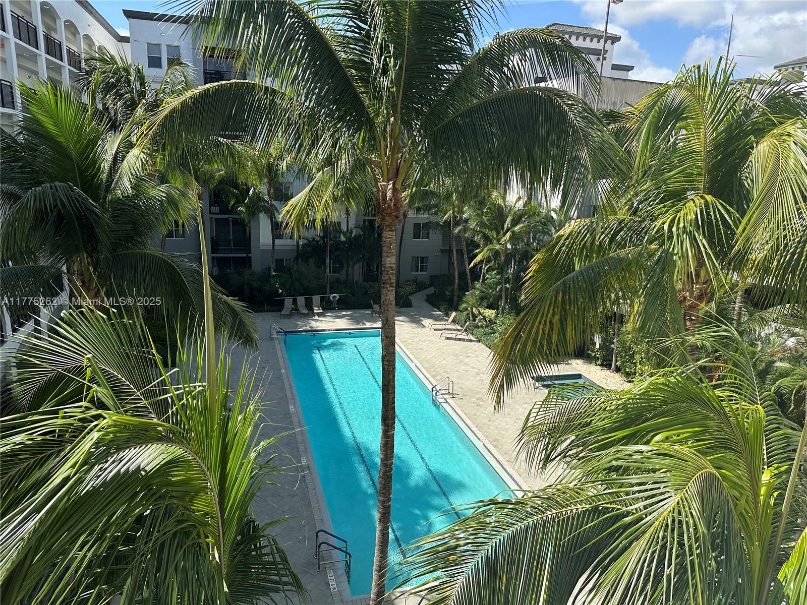 VIZCAYA LAKES CONDO - Residential