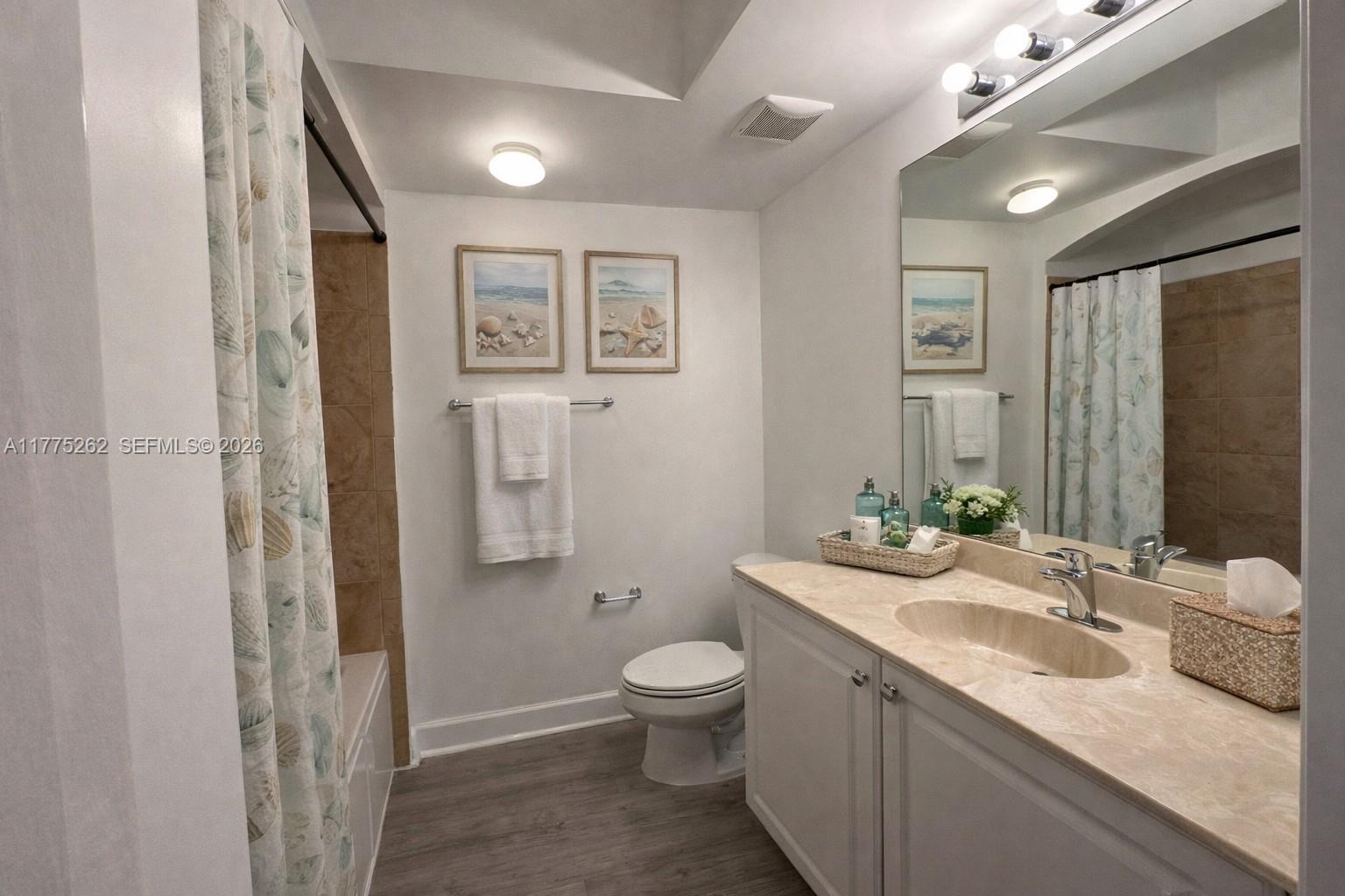 VIZCAYA LAKES CONDO - Residential