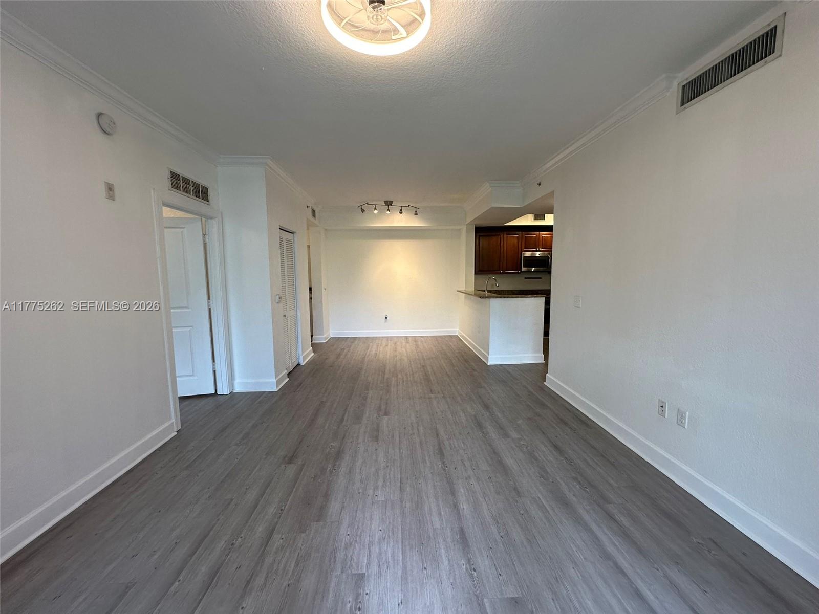 VIZCAYA LAKES CONDO - Residential