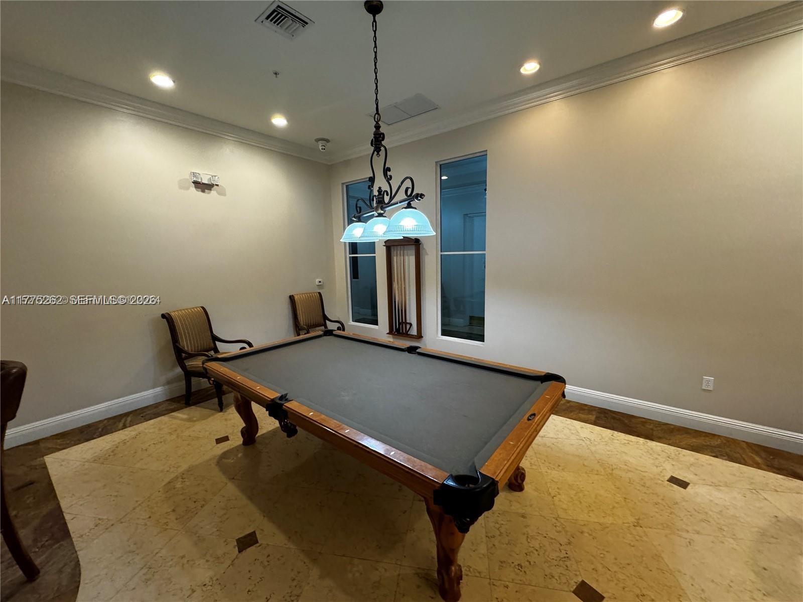 VIZCAYA LAKES CONDO - Residential