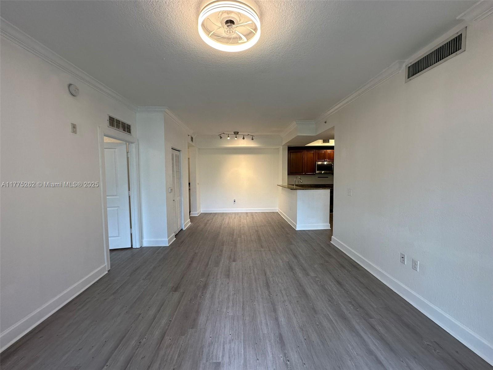VIZCAYA LAKES CONDO - Residential