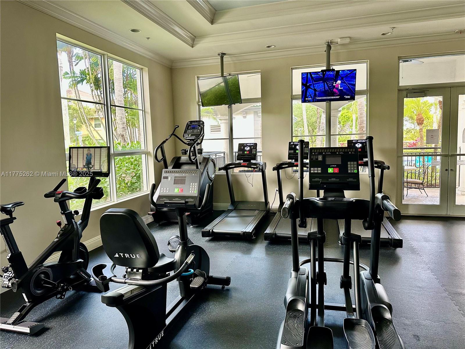 VIZCAYA LAKES CONDO - Residential