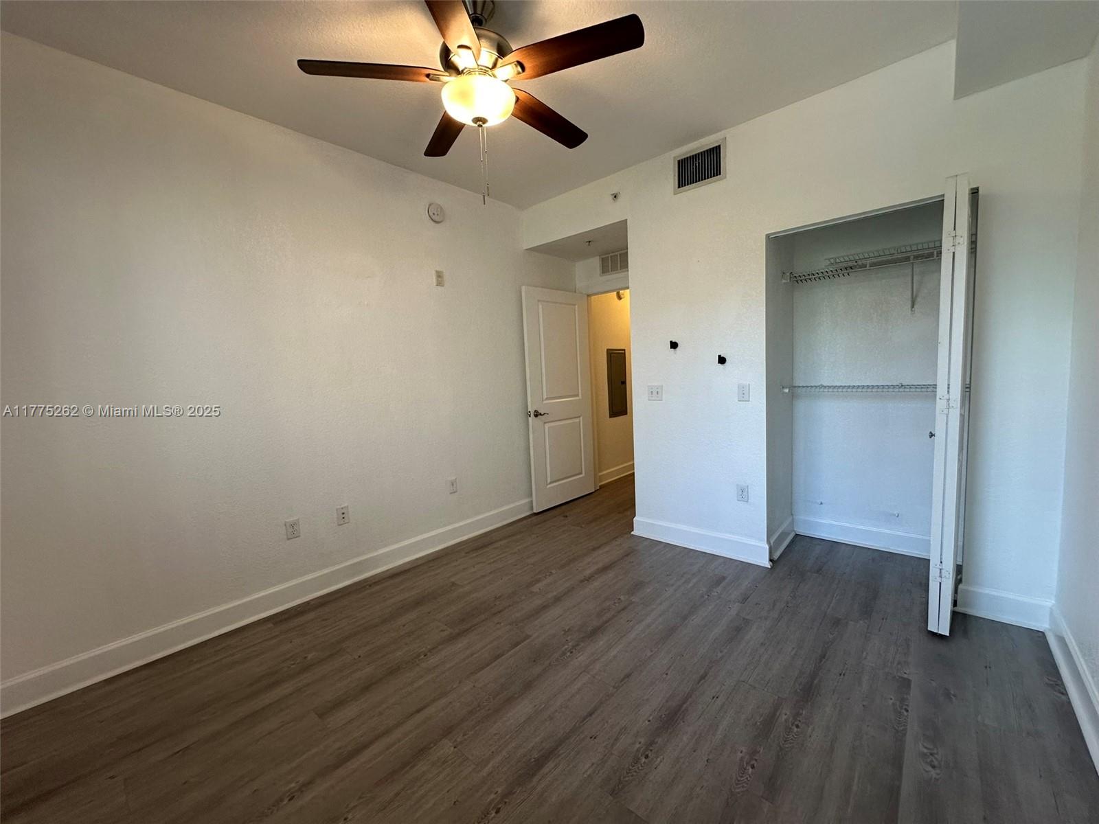VIZCAYA LAKES CONDO - Residential