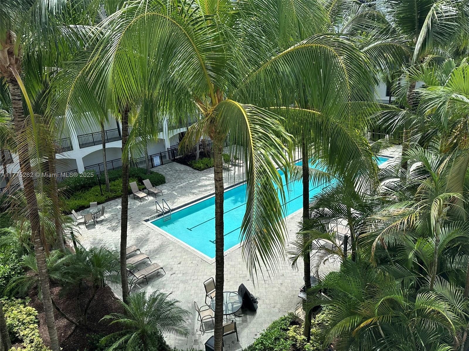 VIZCAYA LAKES CONDO - Residential