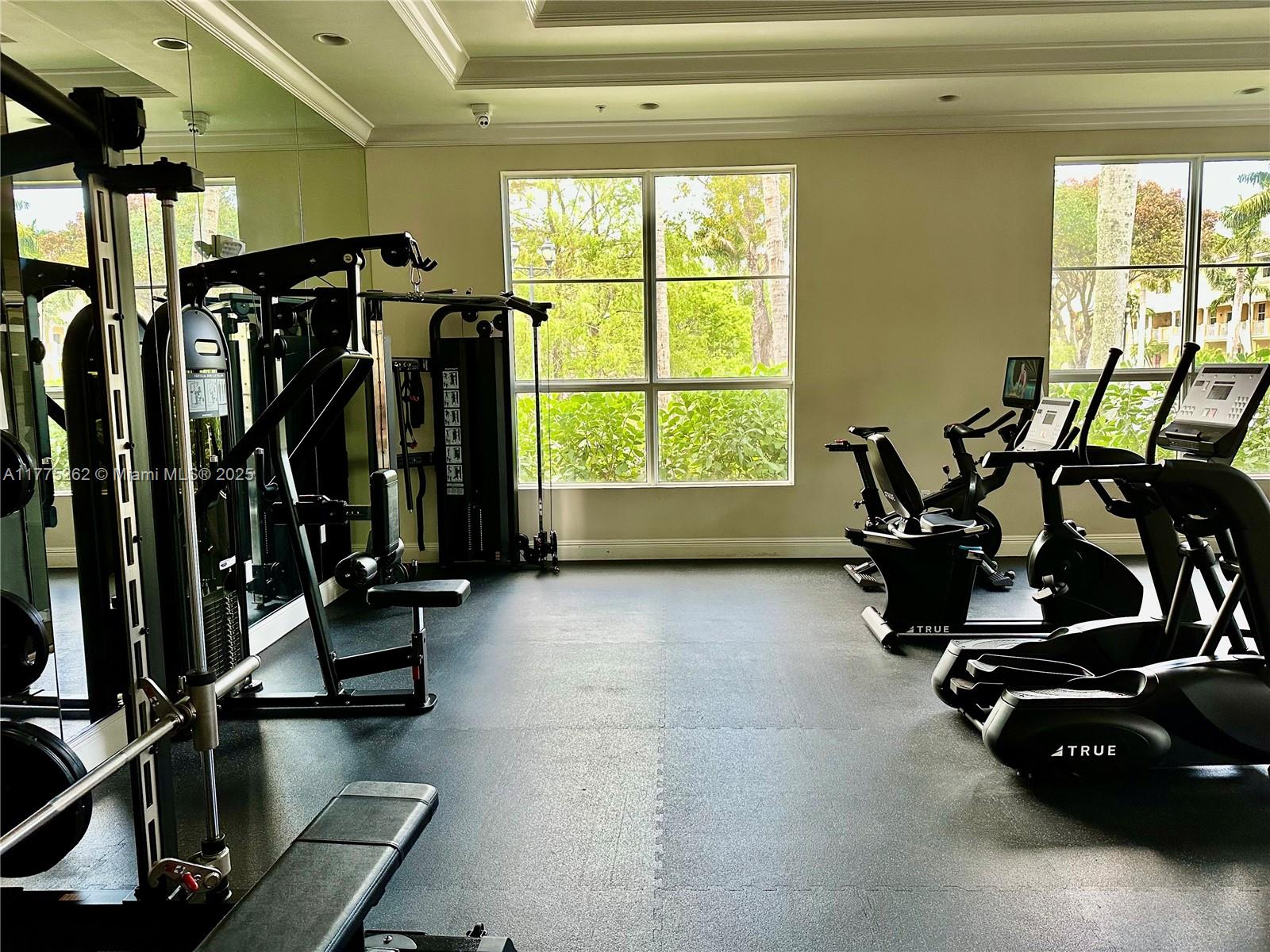 VIZCAYA LAKES CONDO - Residential