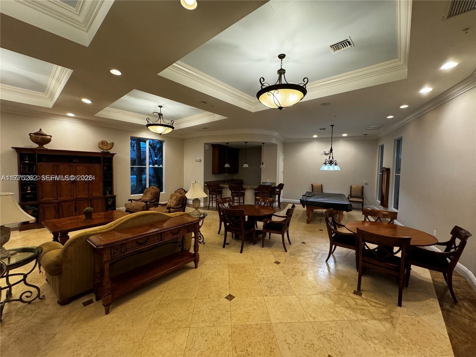 VIZCAYA LAKES CONDO - Residential