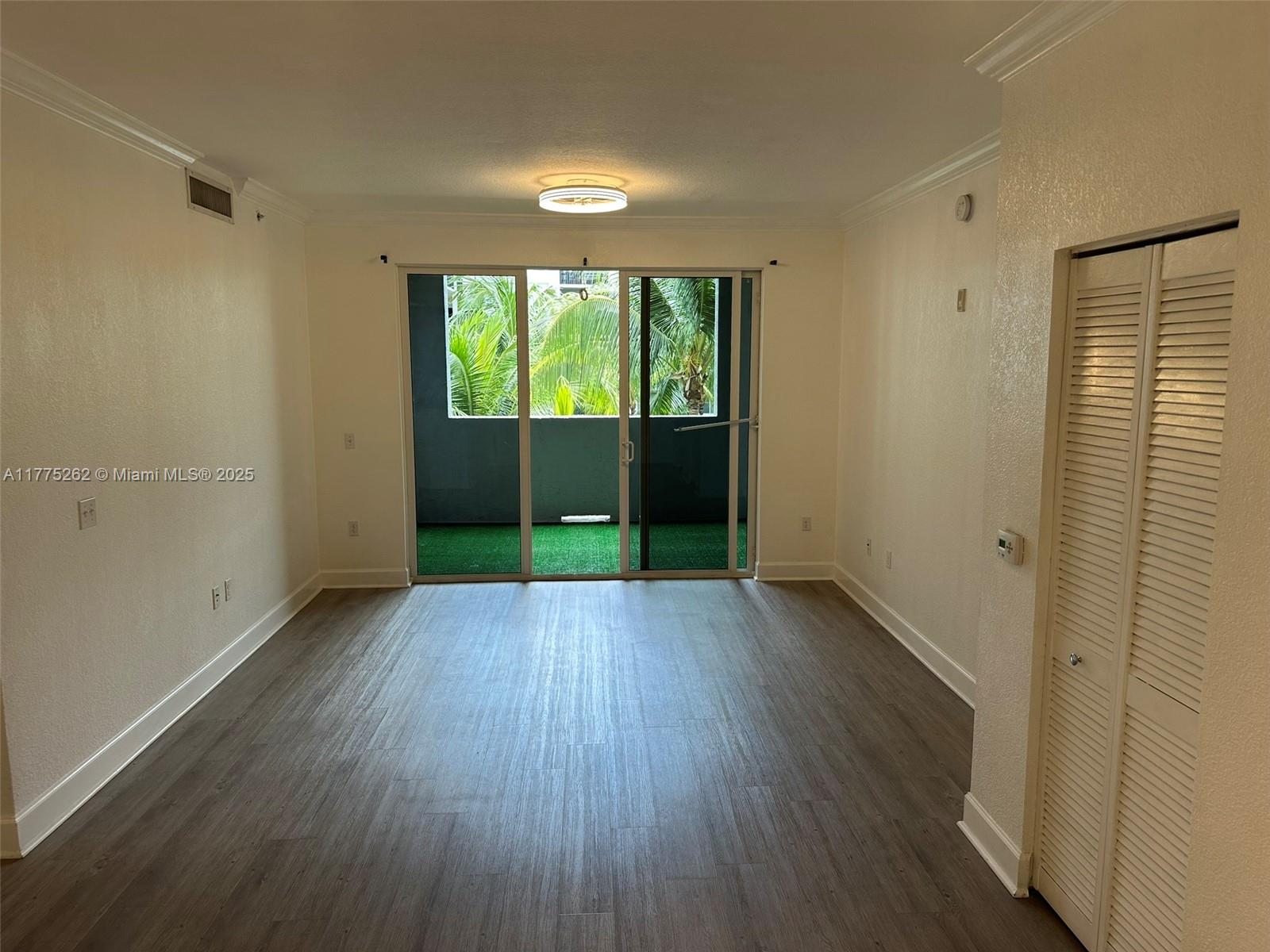 VIZCAYA LAKES CONDO - Residential