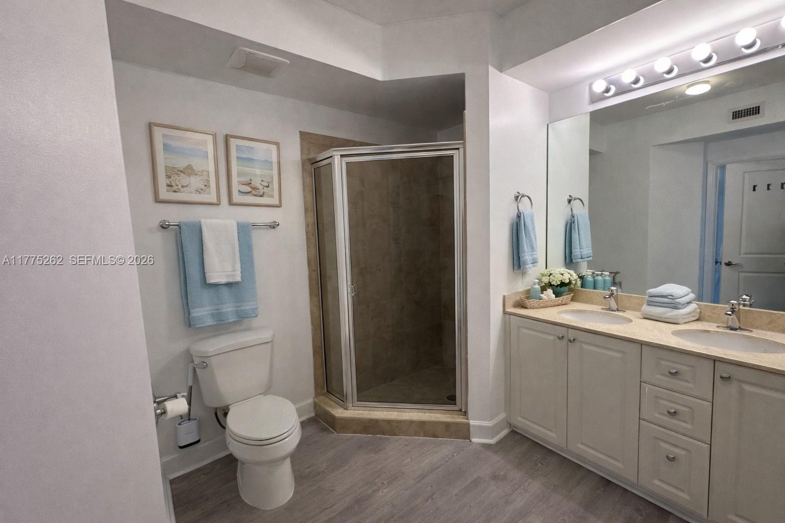 VIZCAYA LAKES CONDO - Residential
