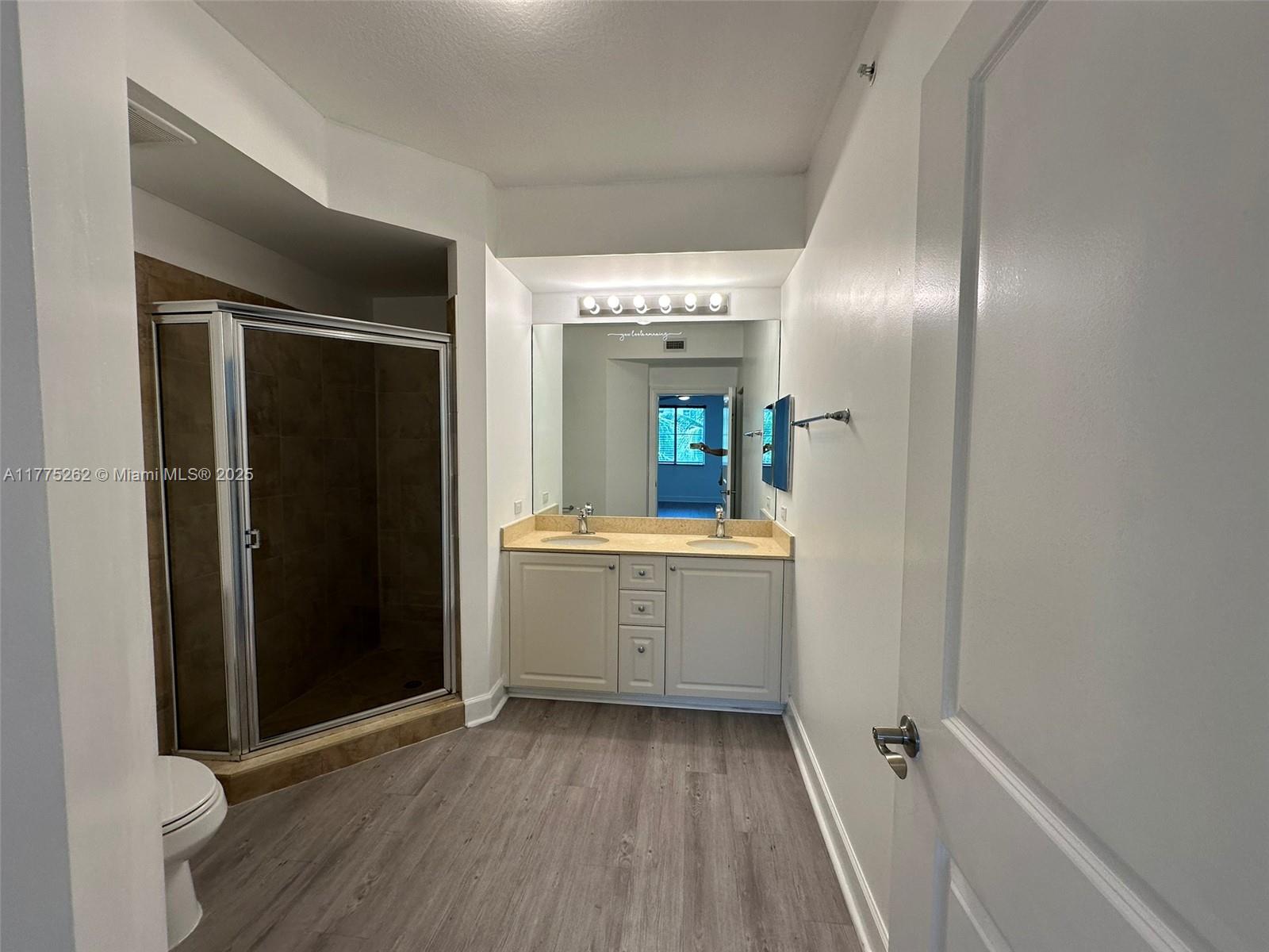 VIZCAYA LAKES CONDO - Residential
