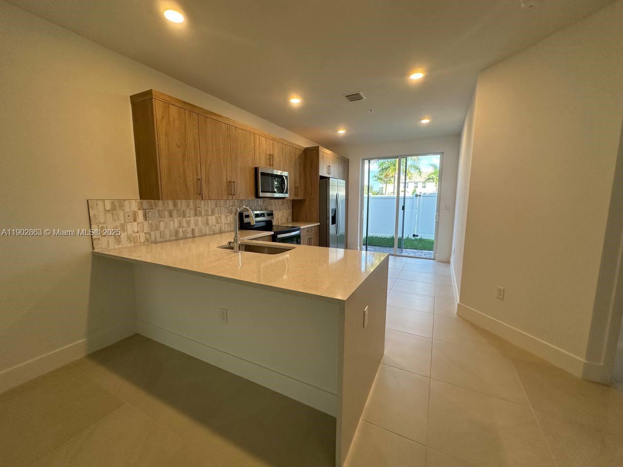 MERRICK SQUARE - Residential Lease