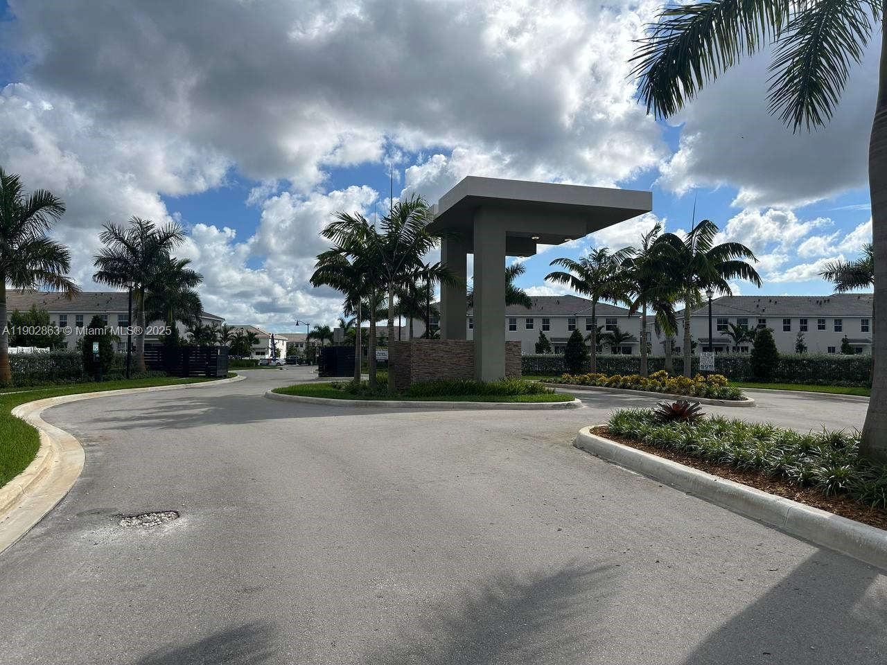 MERRICK SQUARE - Residential Lease