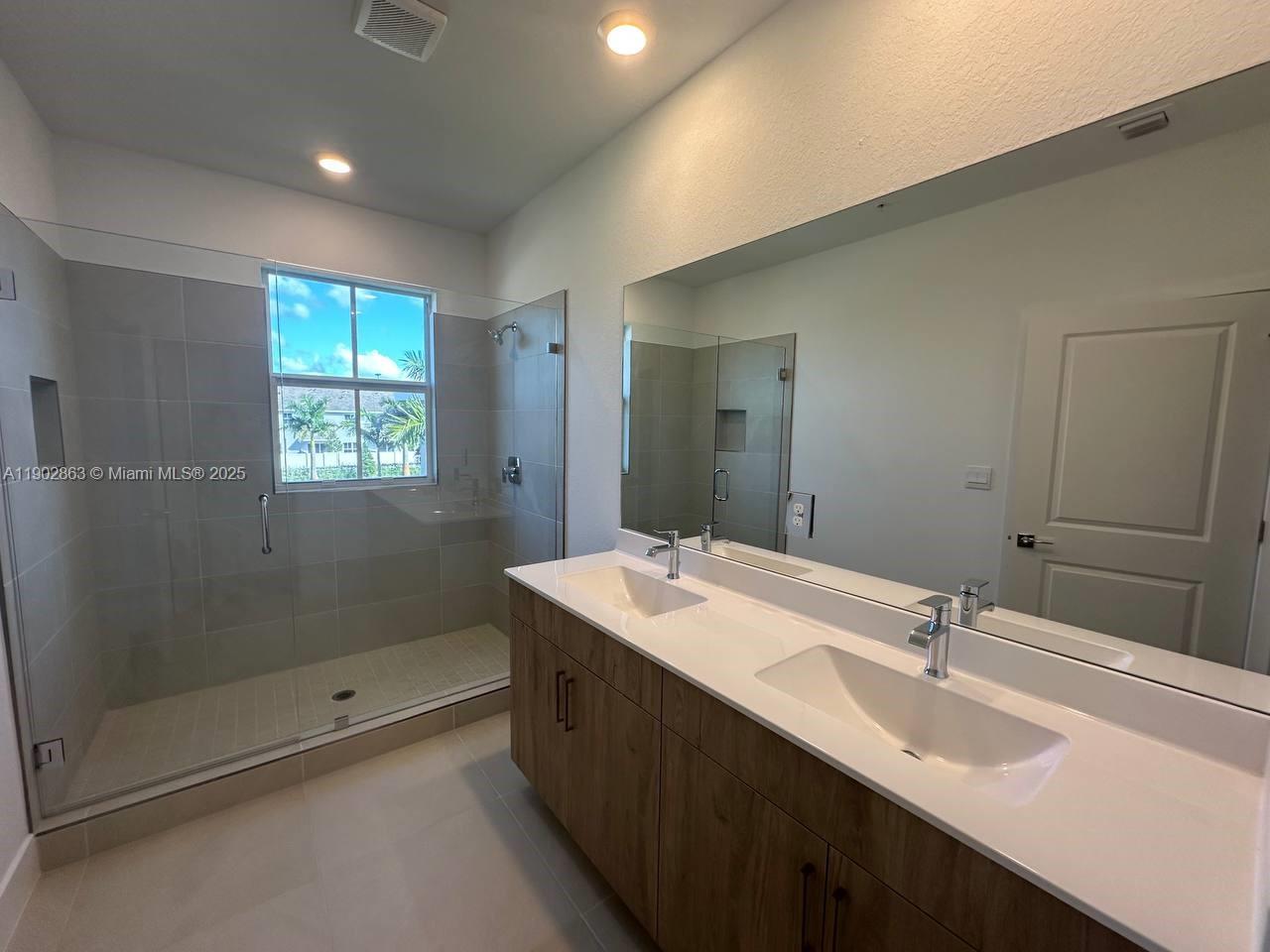 MERRICK SQUARE - Residential Lease