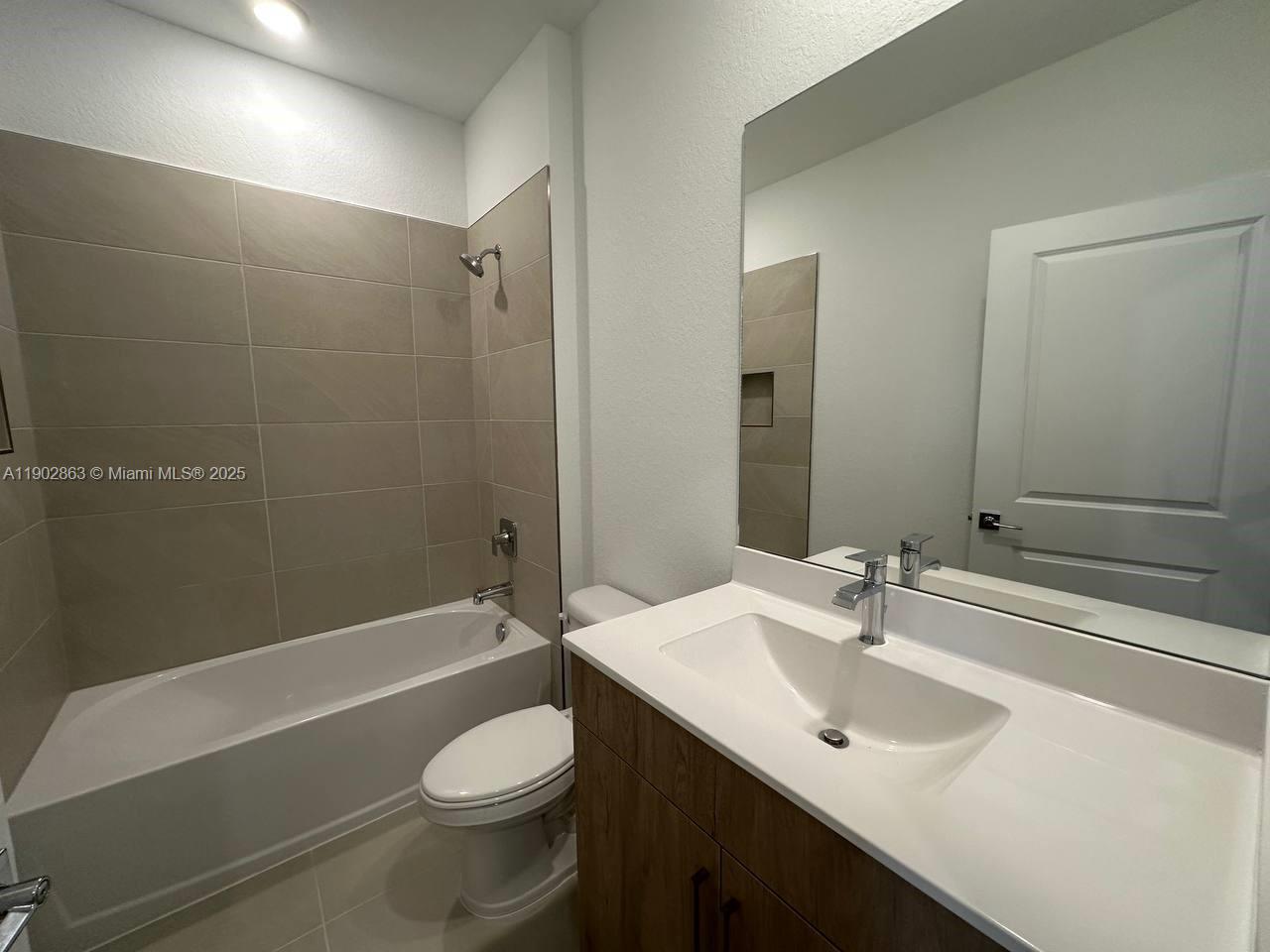 MERRICK SQUARE - Residential Lease