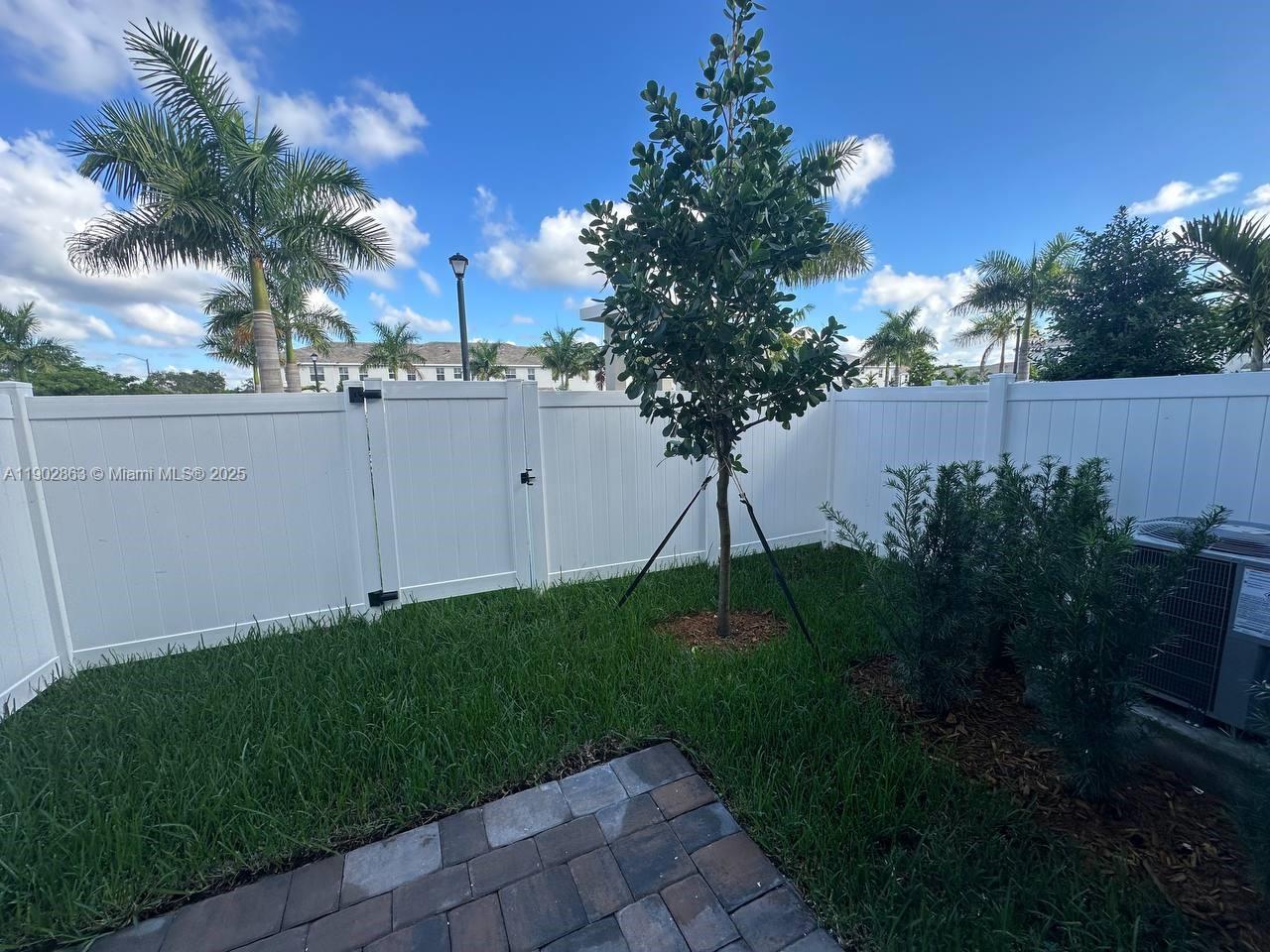 MERRICK SQUARE - Residential Lease