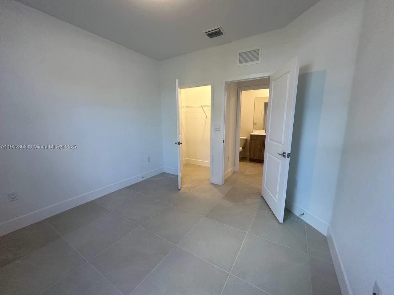 MERRICK SQUARE - Residential Lease