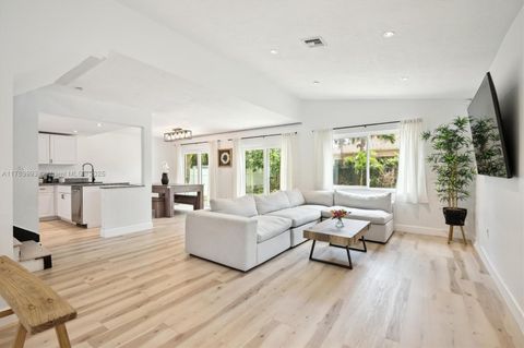 10560 La Placida Dr Coral Springs FL 33065