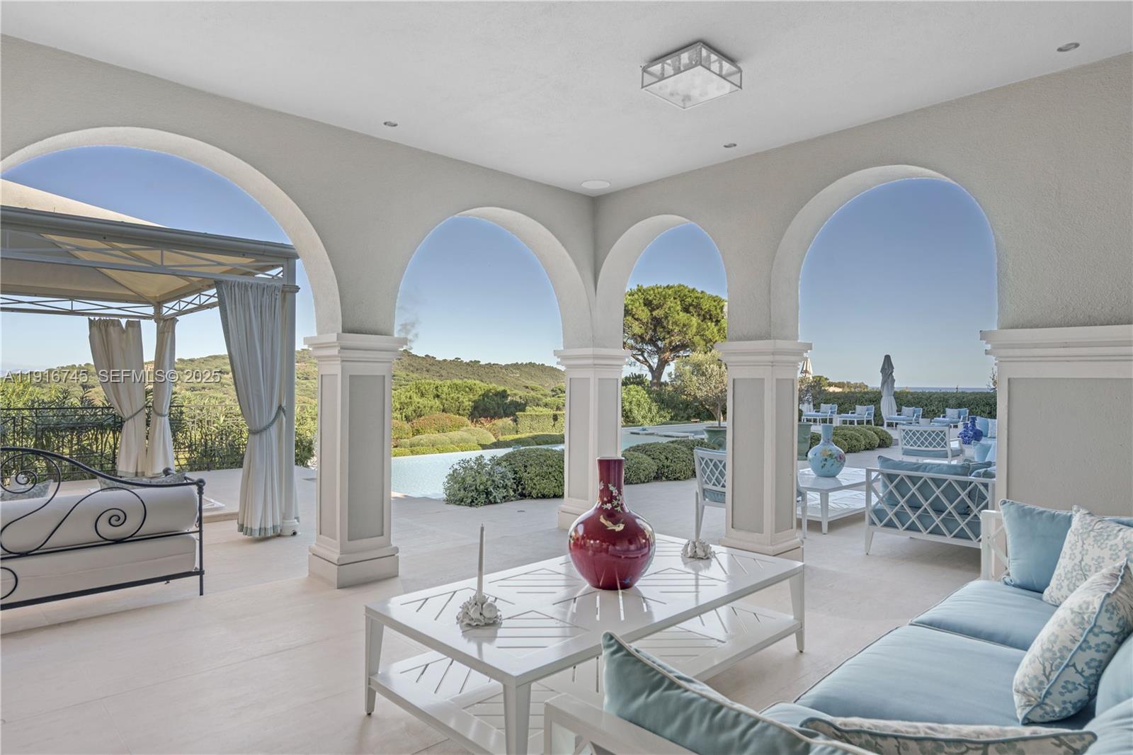 Saint Tropez - Residential