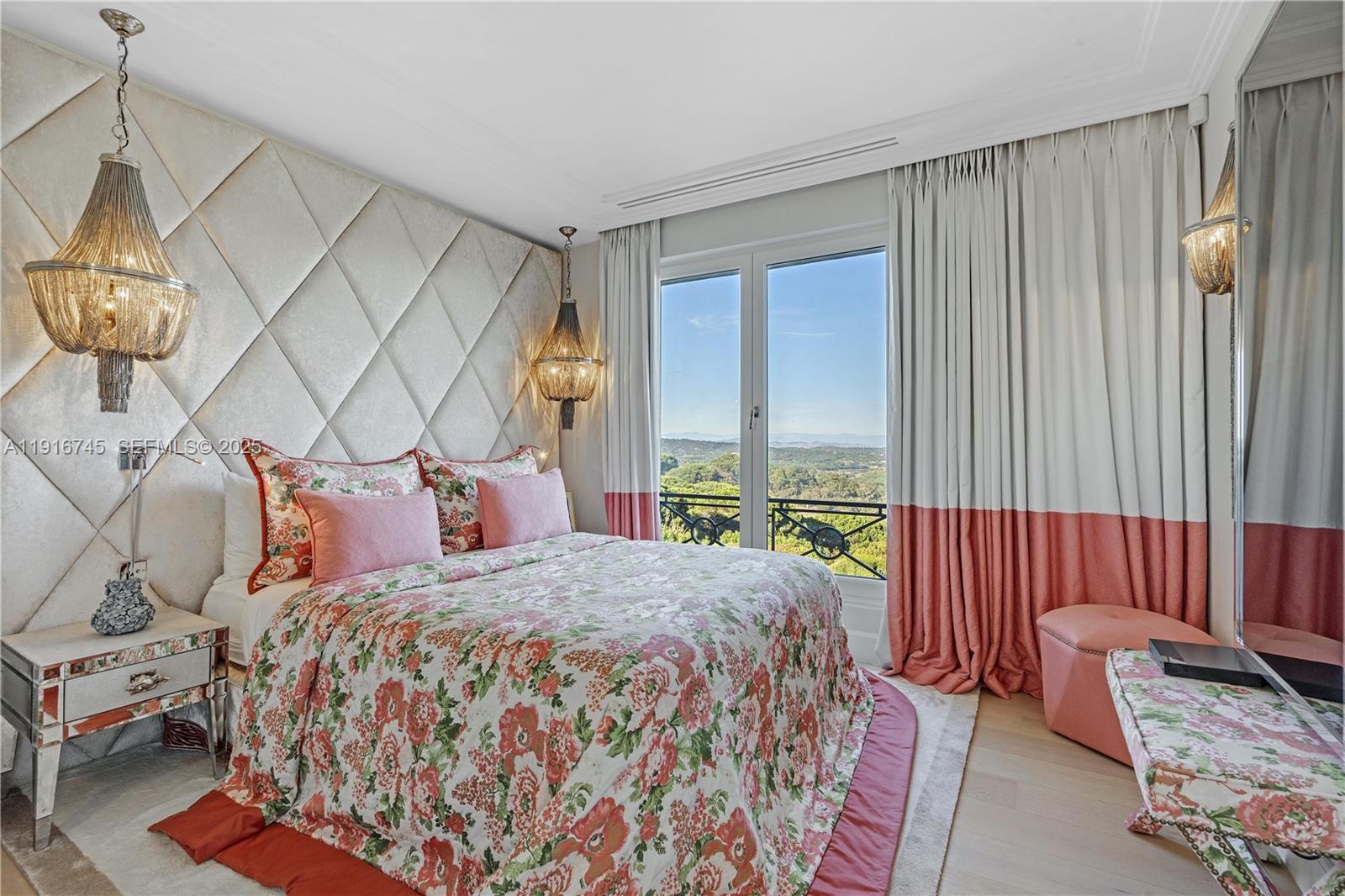 Saint Tropez - Residential