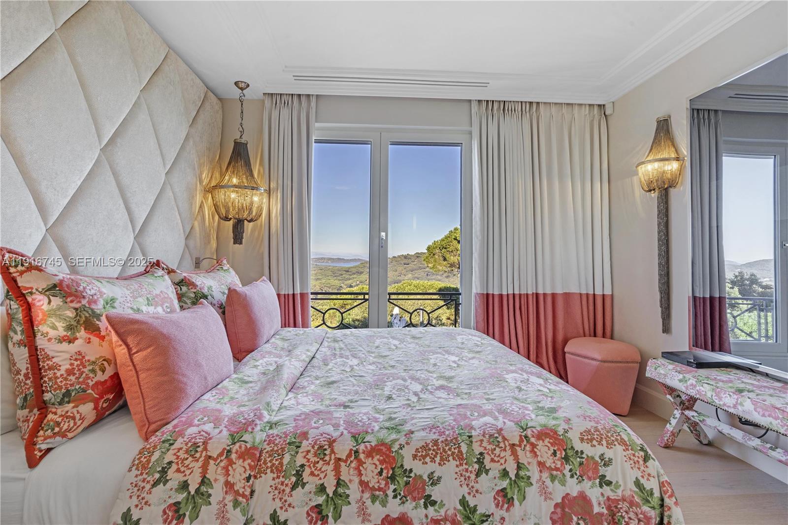 Saint Tropez - Residential