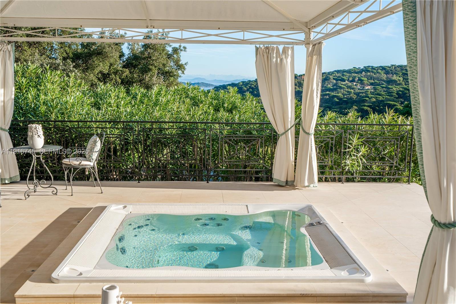 Saint Tropez - Residential