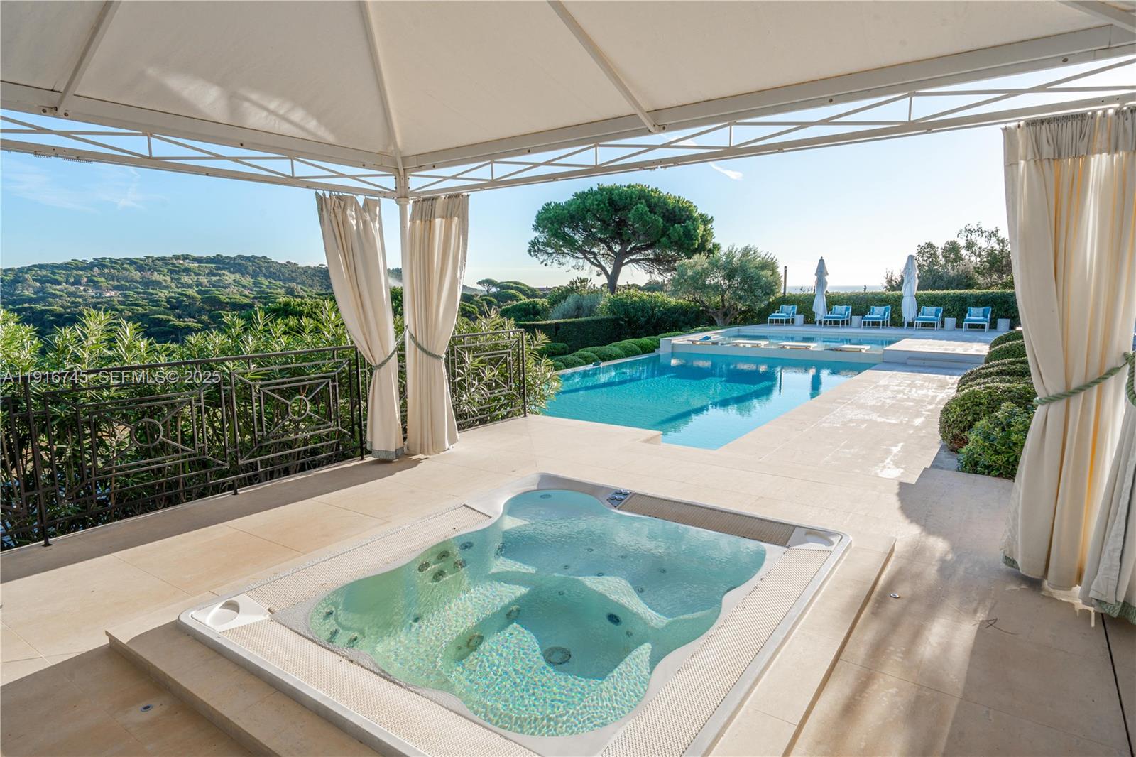 Saint Tropez - Residential