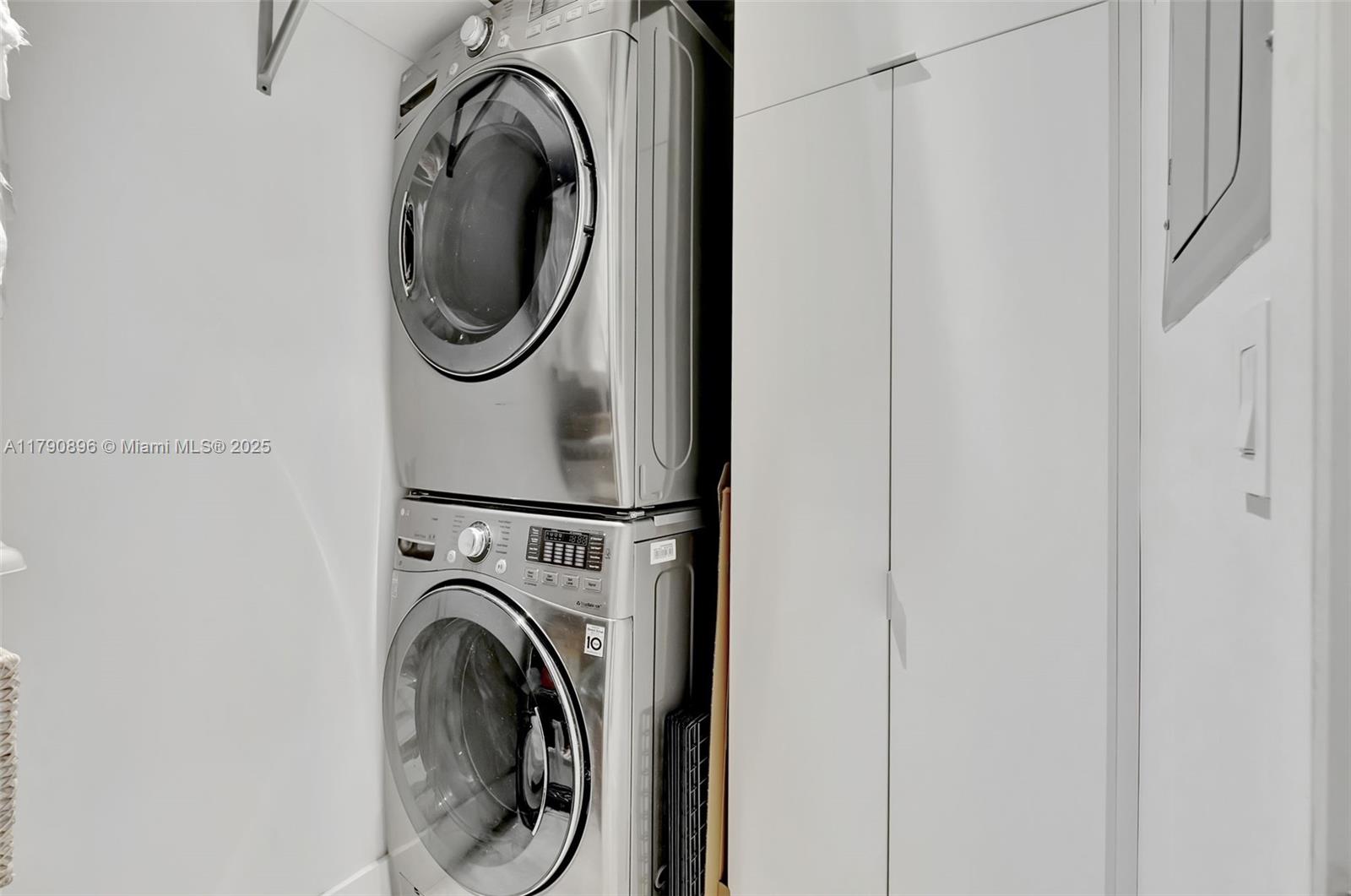 BRICKELL HEIGHTS WEST CON - Residential